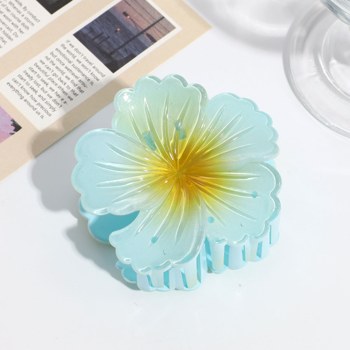 8公分白菜花，时尚女士鲨鱼夹，清新少女发饰，琳琳饰品新品上市头饰白底实物图