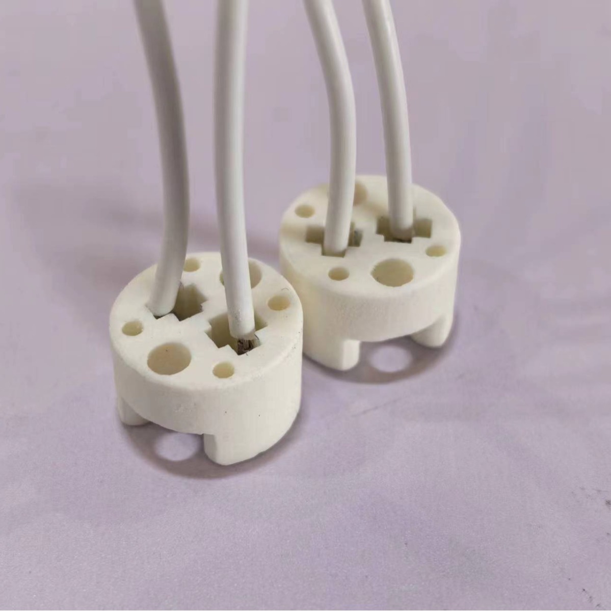 Ceramic lamp head lamp base, halogen lamp base, MR16 lamp base with 10cm line chandelier, led light source accessories manufacturer wholesale Specification image