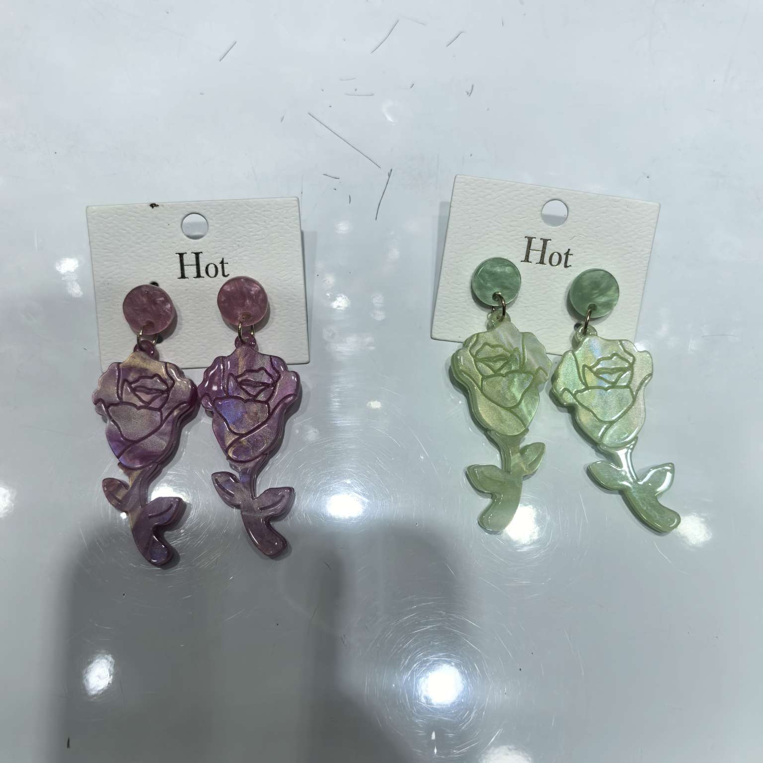 Flower ear studs, acrylic jewelry, sweet earrings, fashionable and simple, elegant ear studs, versatile girls' accessories, acrylic jewelry earrings, ear studs Application Scenario