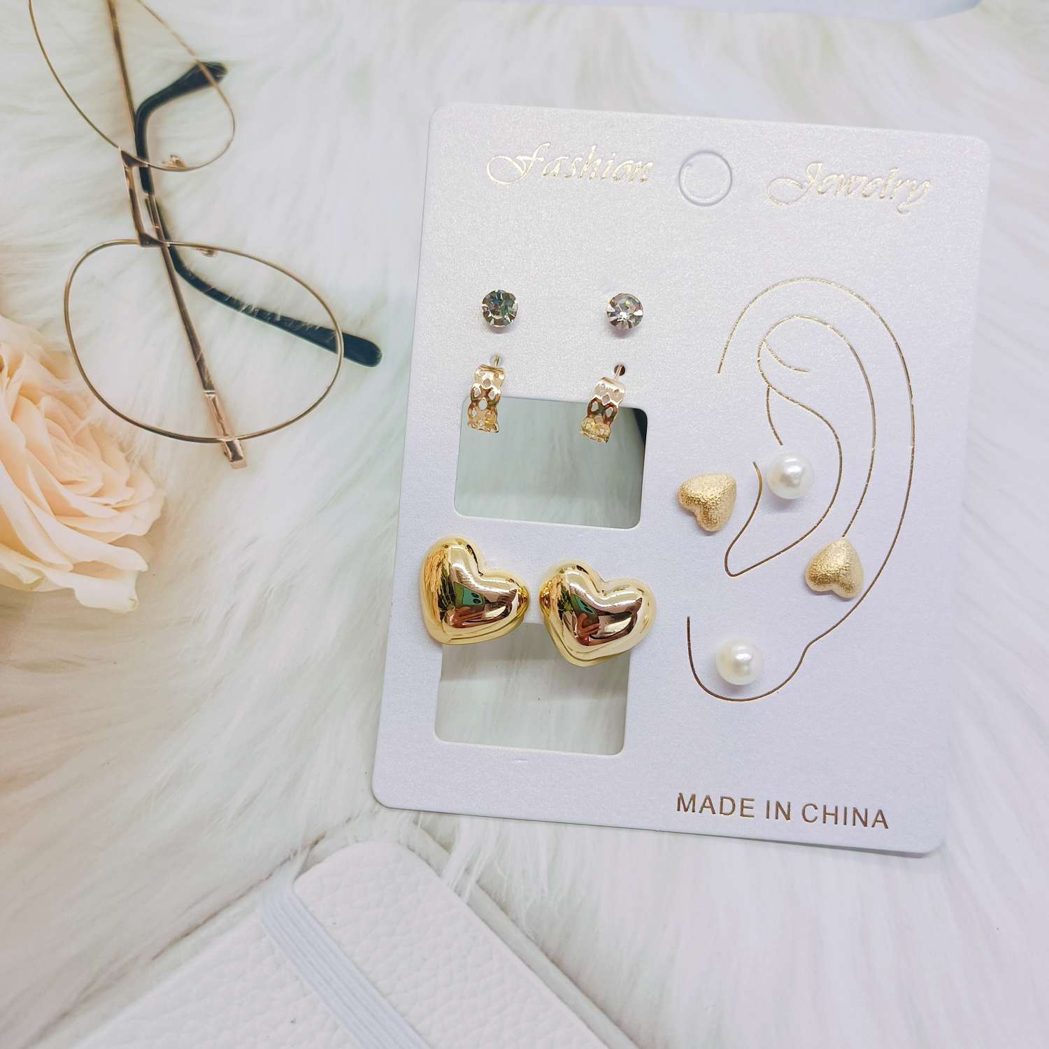Heart-shaped ear studs, acrylic earrings, fresh and sweet style ear needles, fashionable and versatile accessories Application Scenario
