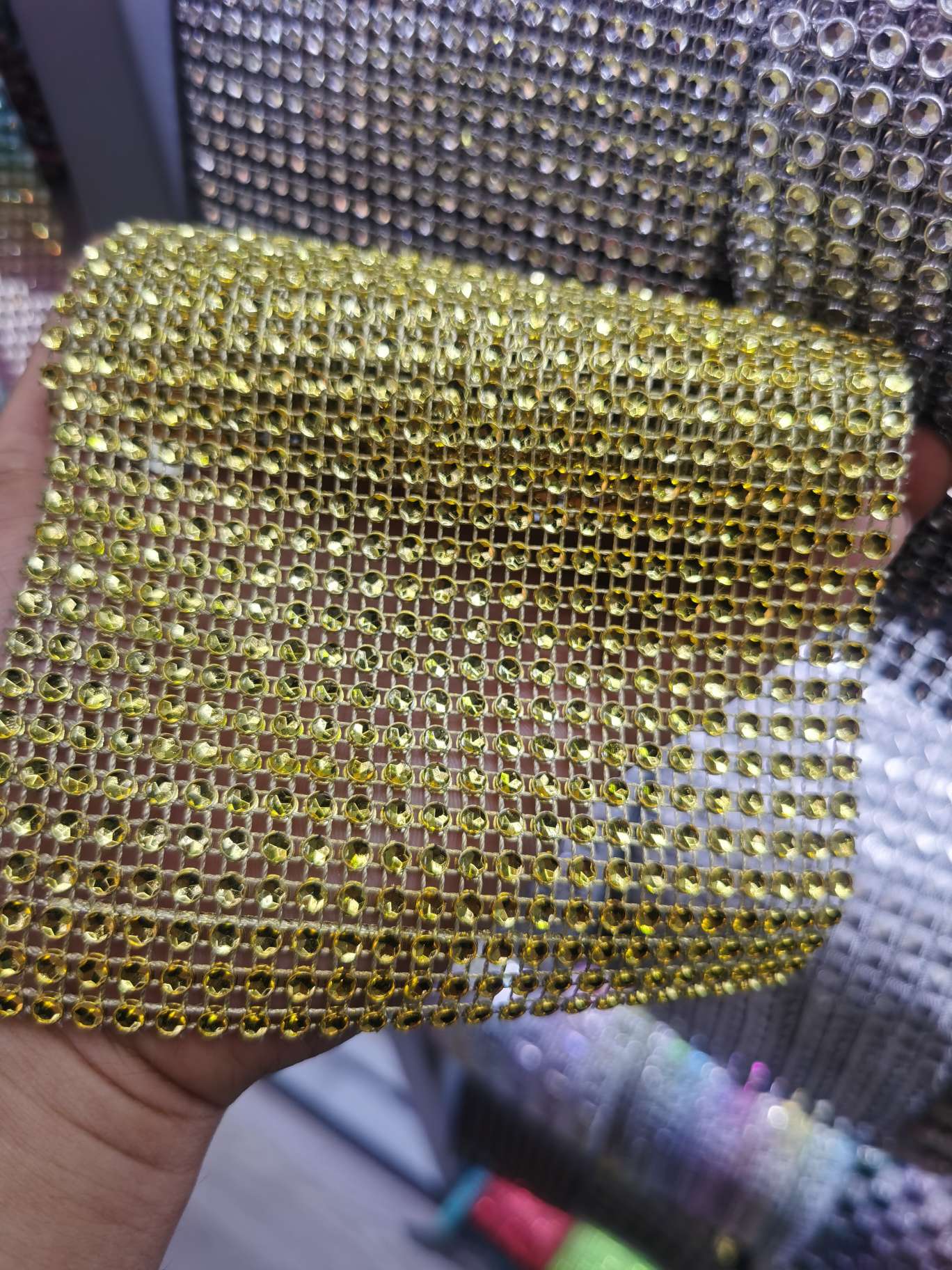 4mm imitation diamond row diamond series Christmas handicrafts and wedding supplies, furniture decoration, each roll is 9 meters long Application Scenario