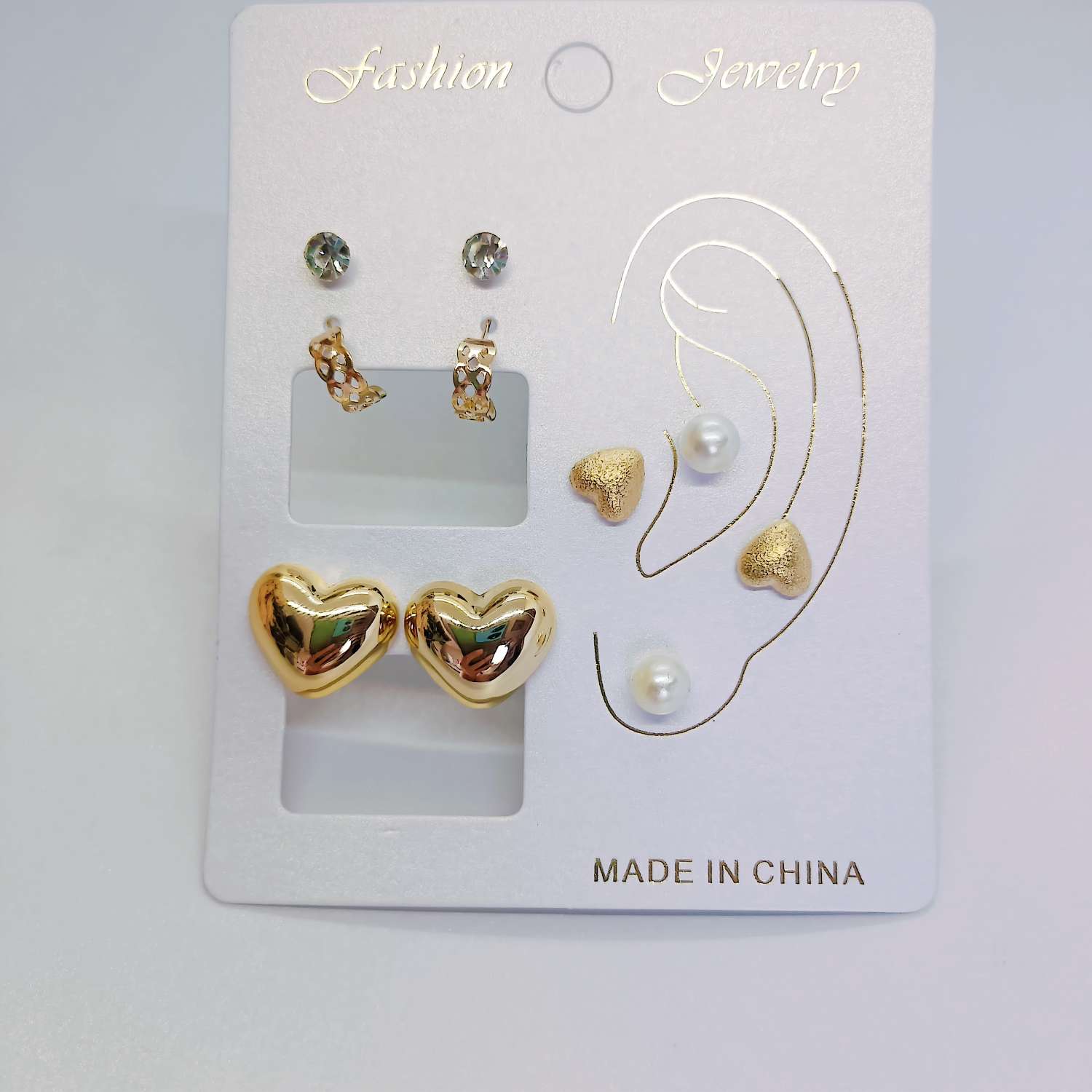 Heart-shaped ear studs, acrylic earrings, fresh and sweet style ear needles, fashionable and versatile accessories Item Picture