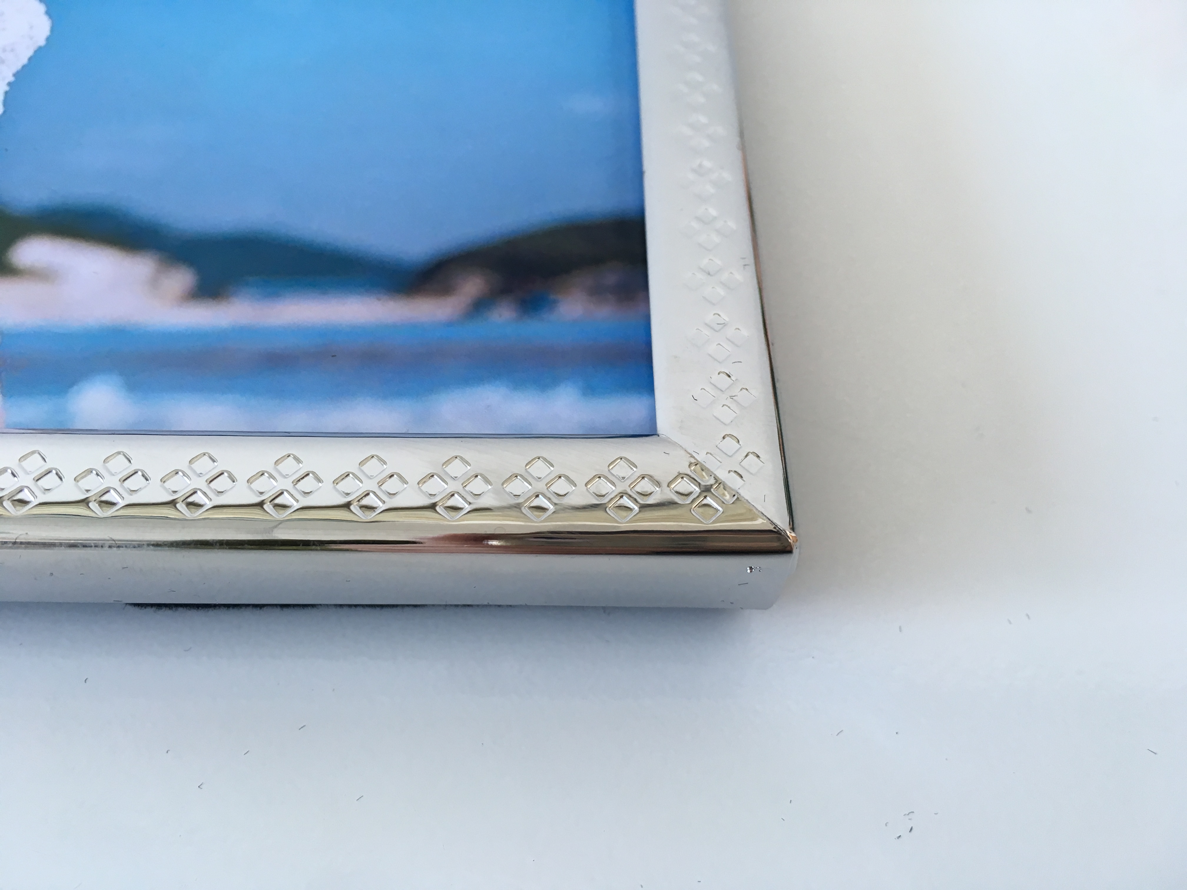 Yiwu Dawei Photo Frame DW-12019 Modern, simple, exquisite and classic metal photo frame Item Picture