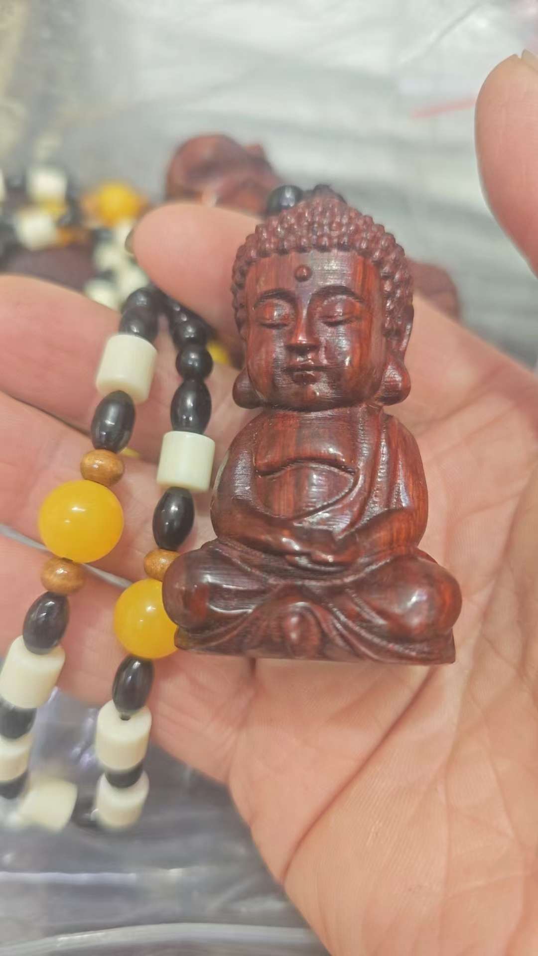 紫檩木雕刻葫芦，观音，如意，把把壶，貉䝗，文玩文玩手把件。文玩。任意把玩。采用天然紫檩木精心雕刻而成，把玩时间越久越光亮产品图