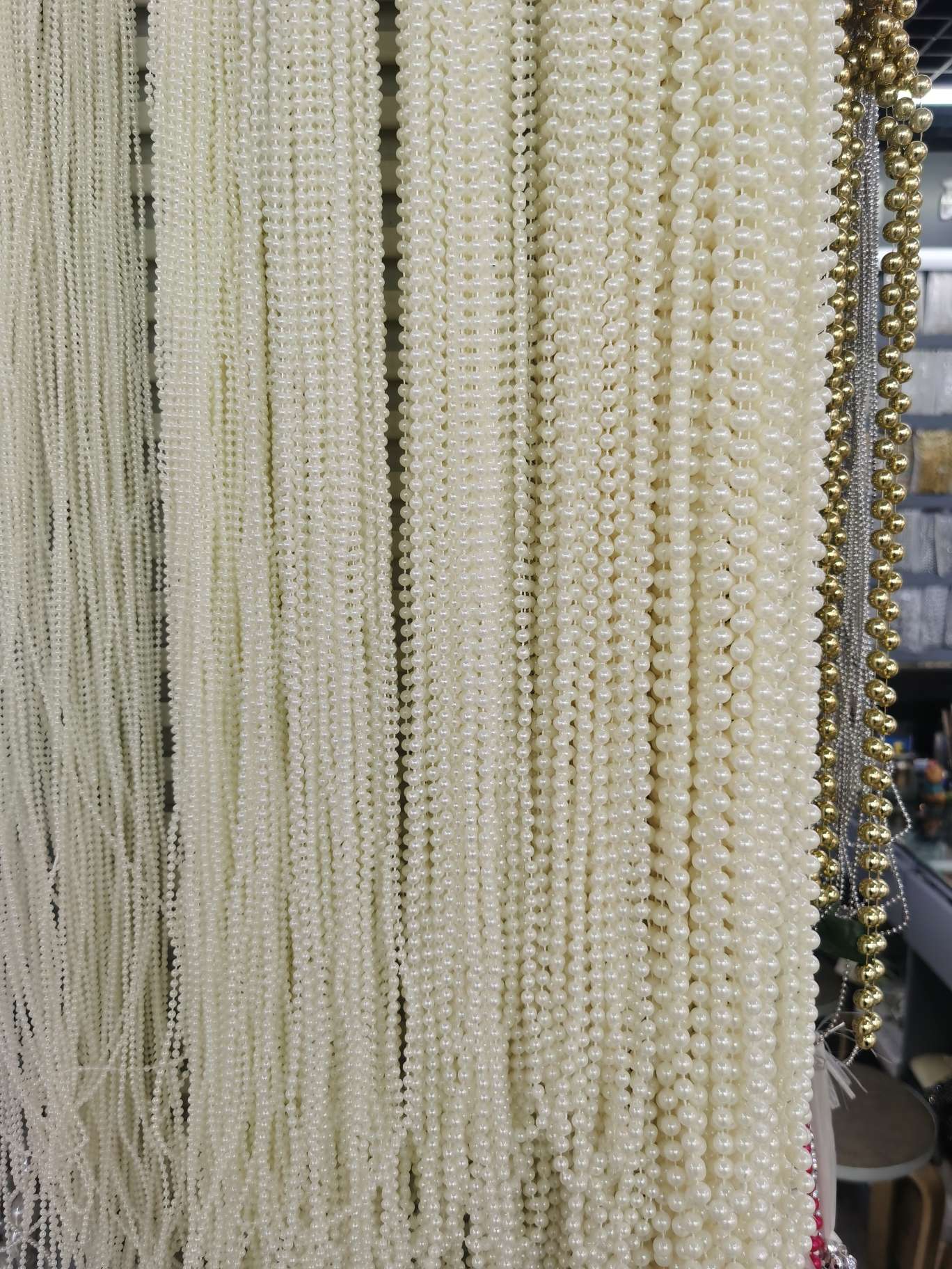 Wedding pearl strings, fixed plastic string beads, diy wedding venue decoration pearl curtain scene arrangement materials, factory direct sales, all sizes and models in stock details Picture