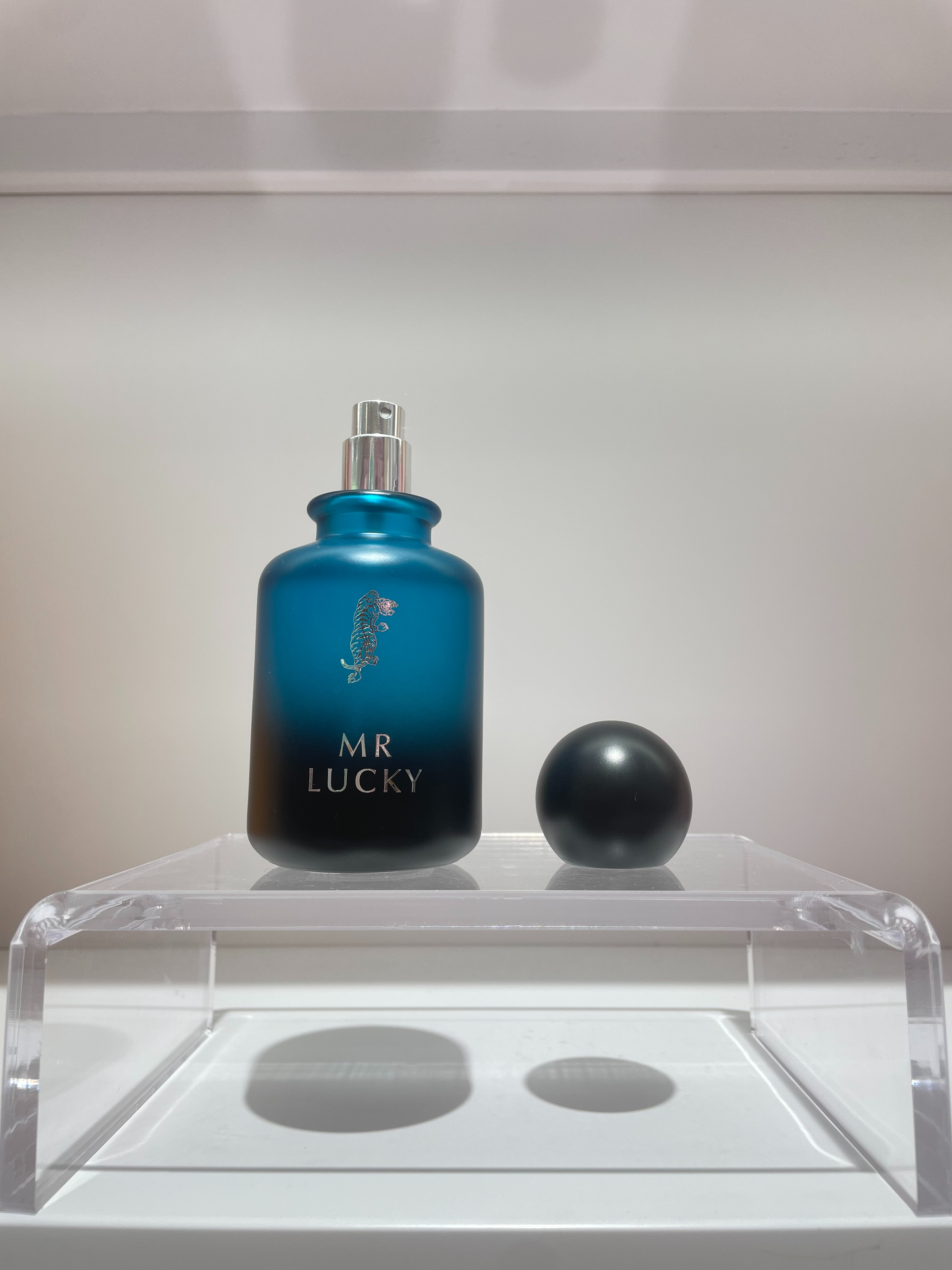 MISS LUCKY, a 100ML cross-border bestseller from the factory, exudes a unique charm without being ostentatious. Perfumes Specification image