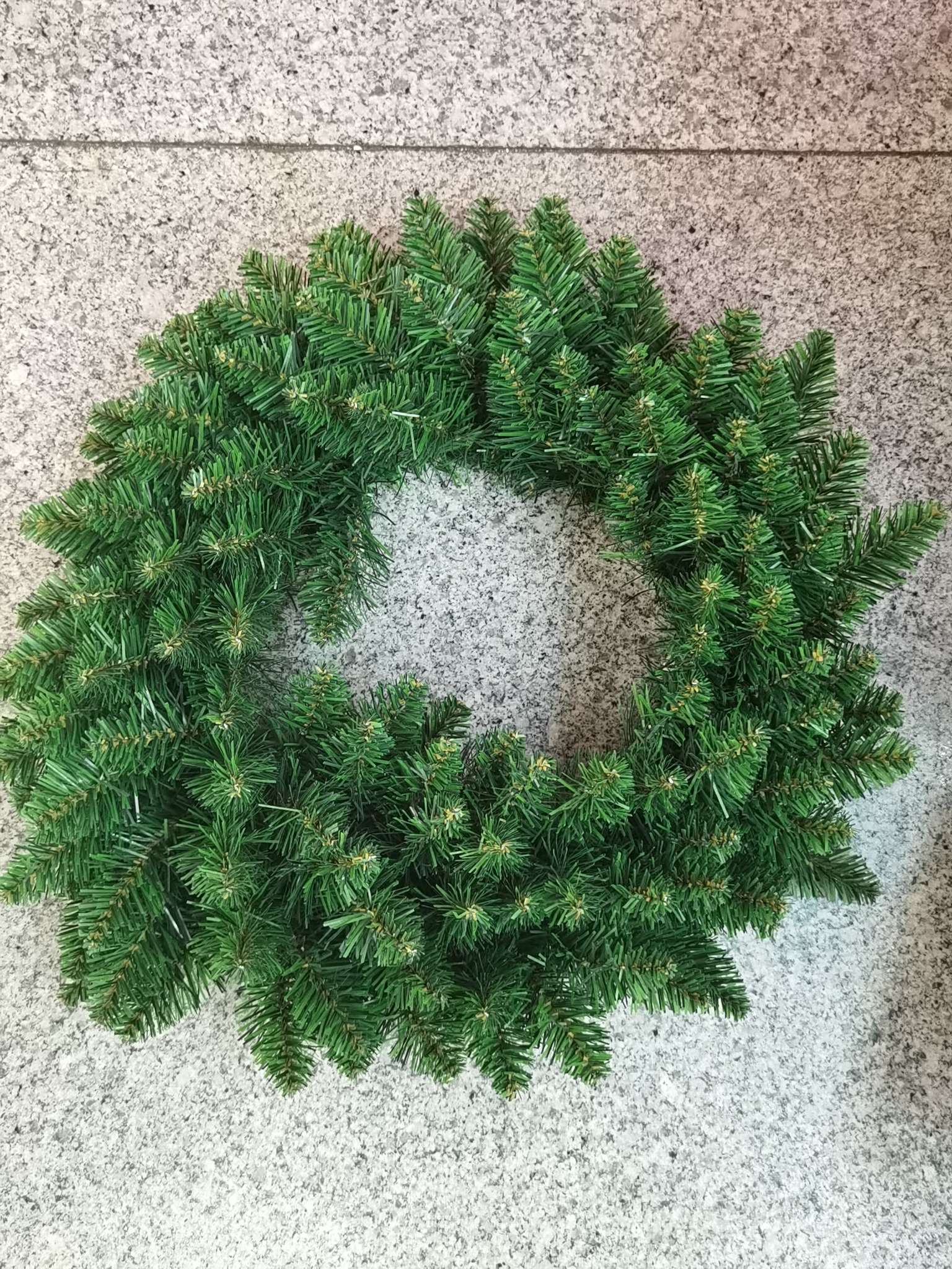 本厂家直销各种规格圣诞树，花环，藤条，PE混合树，松针树，植绒树系列产品图