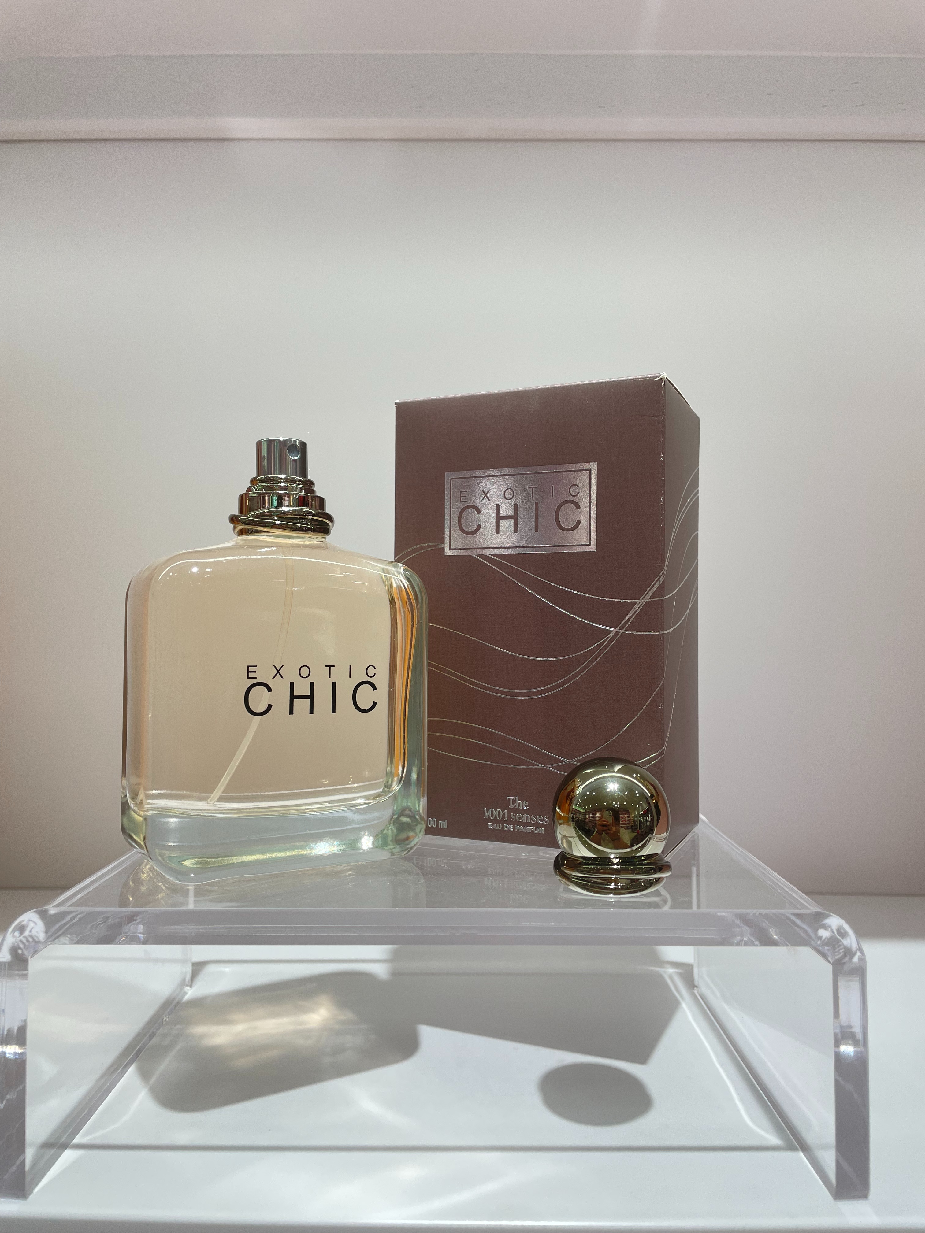  工厂直销  跨境爆款 100ML  中性香水  EAU DE PARFUM 味道与呼吸同在  Perfumes 详情2