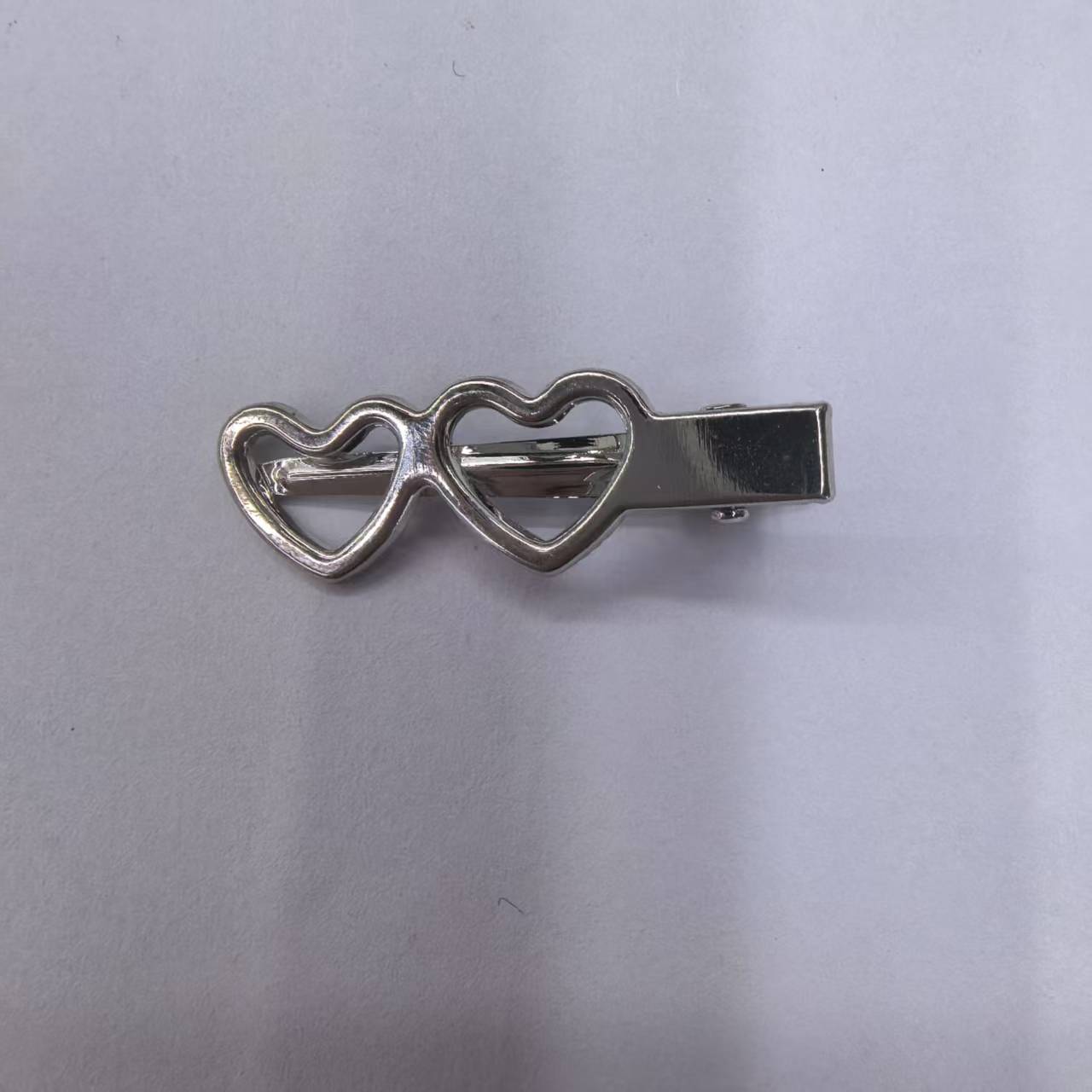 4公分双桃心电镀白K金色材质铁2025年新款网络爆款时尚韩版厂家直销1001