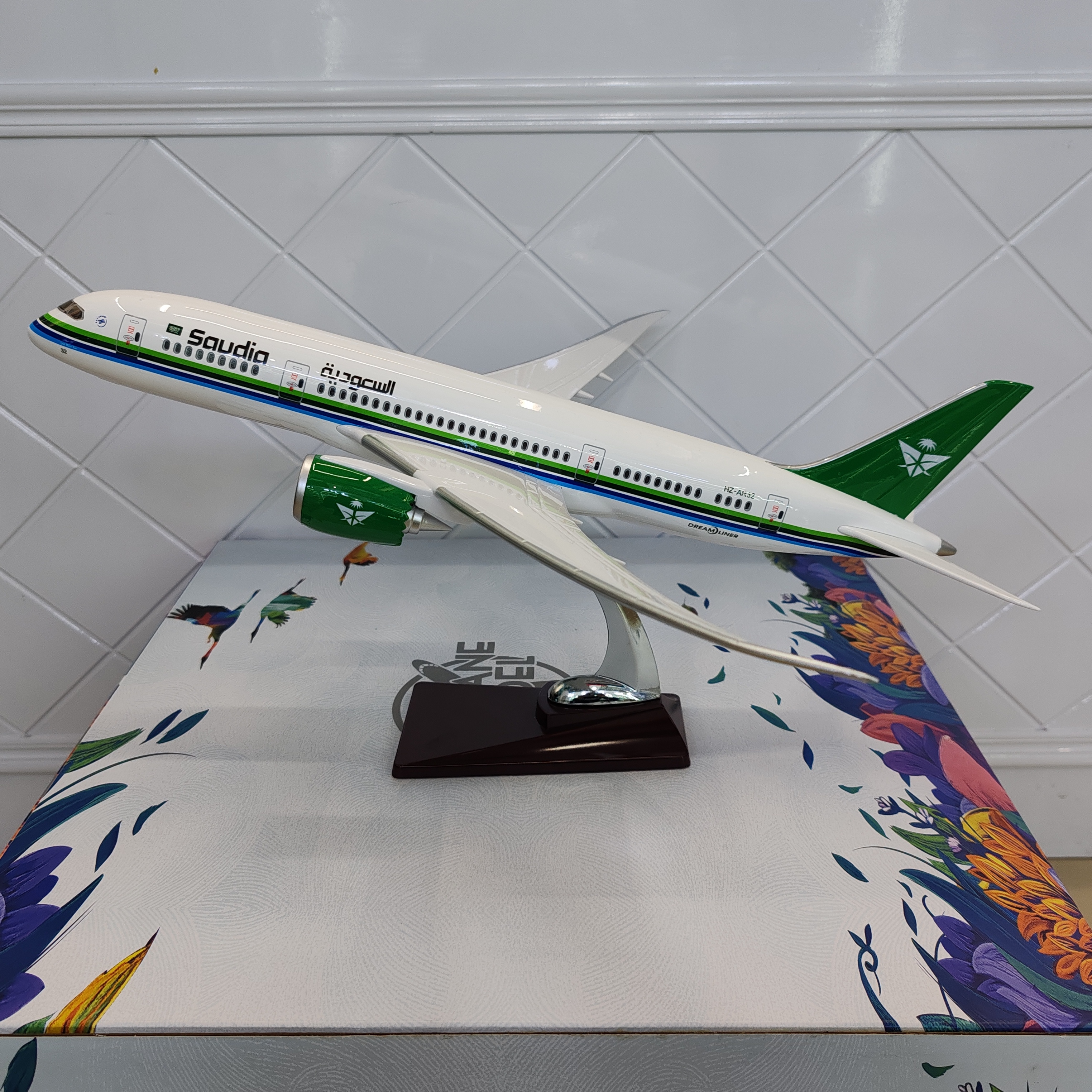 飞机模型（B787-8沙特航空新logo飞机模型）仿真飞机模型 ABS合成工程树脂飞机模型  航空 模型 合金模型