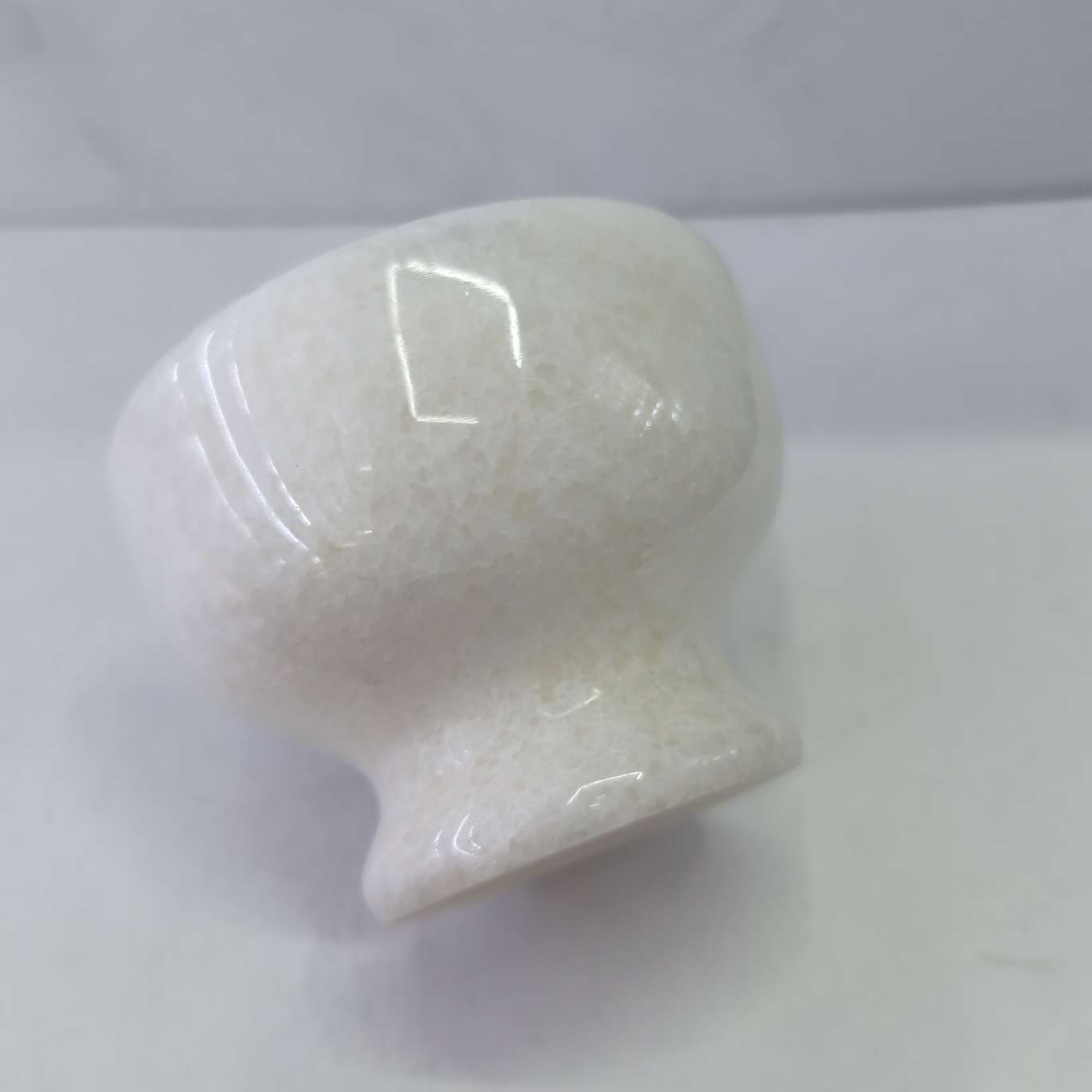 Natural stone handicrafts, cup and bowl-shaped decorative trays, gift stone trays, utensils, white series, high-end, simple and elegant details Picture
