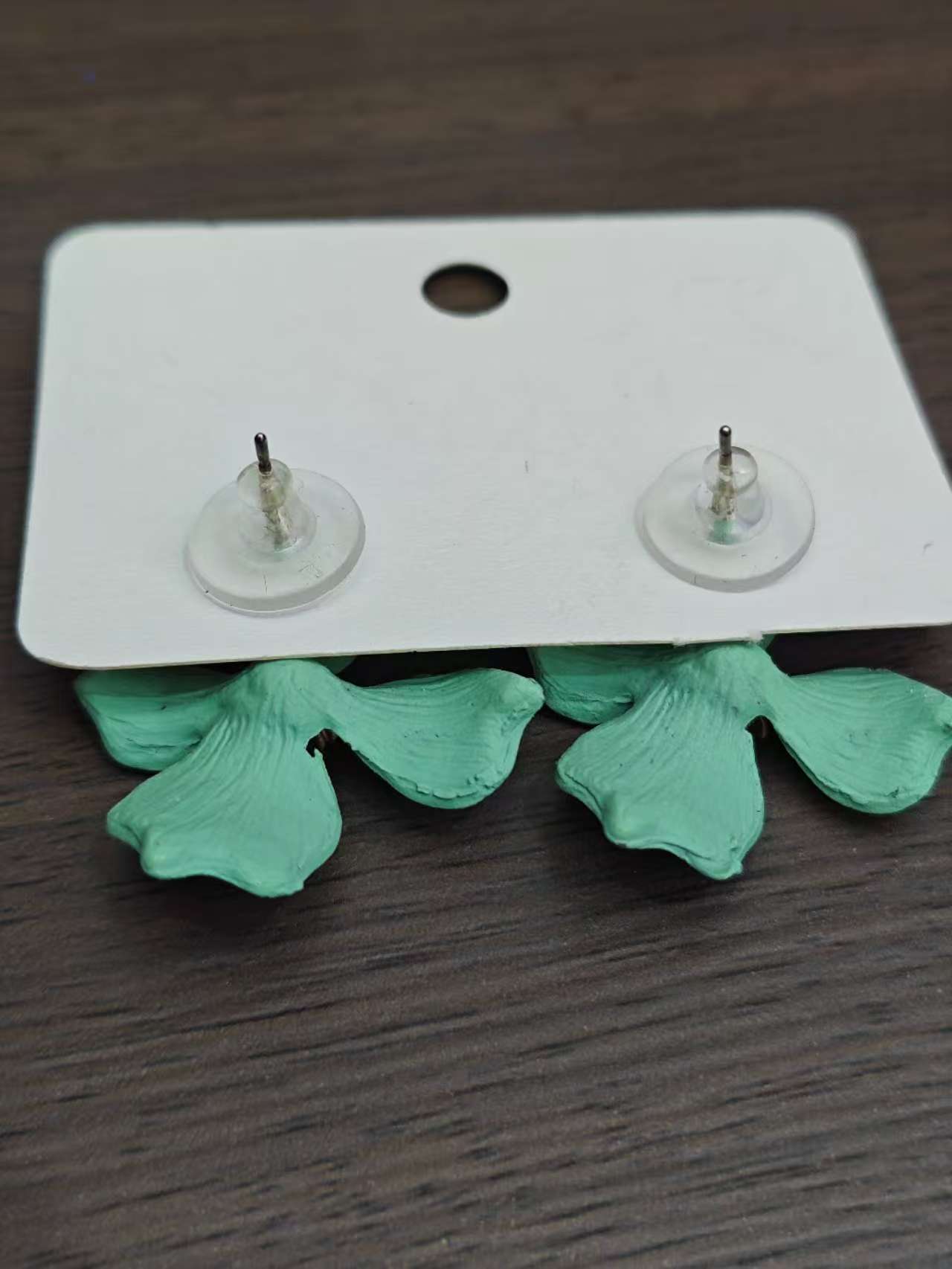 花朵绿色耳环时尚简约耳饰 精致百搭饰品 个性设计潮流耳环细节图