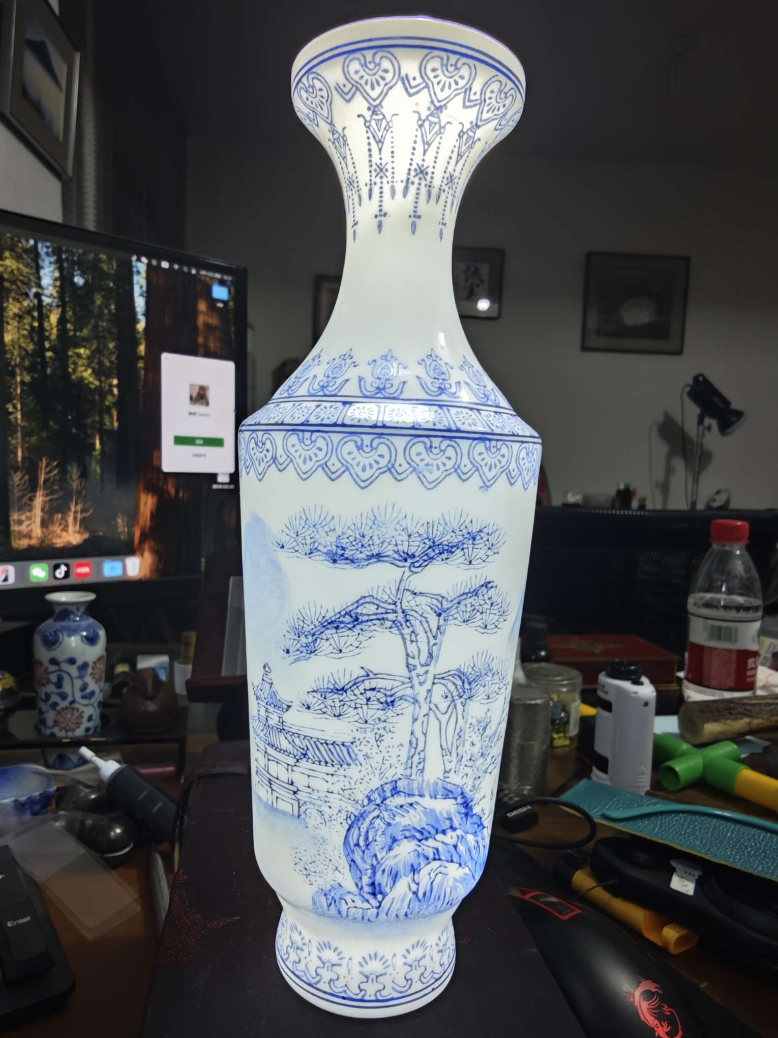 A thin-walled eggshell porcelain landscape vase from Jingdezhen in the 1980s Application Scenario