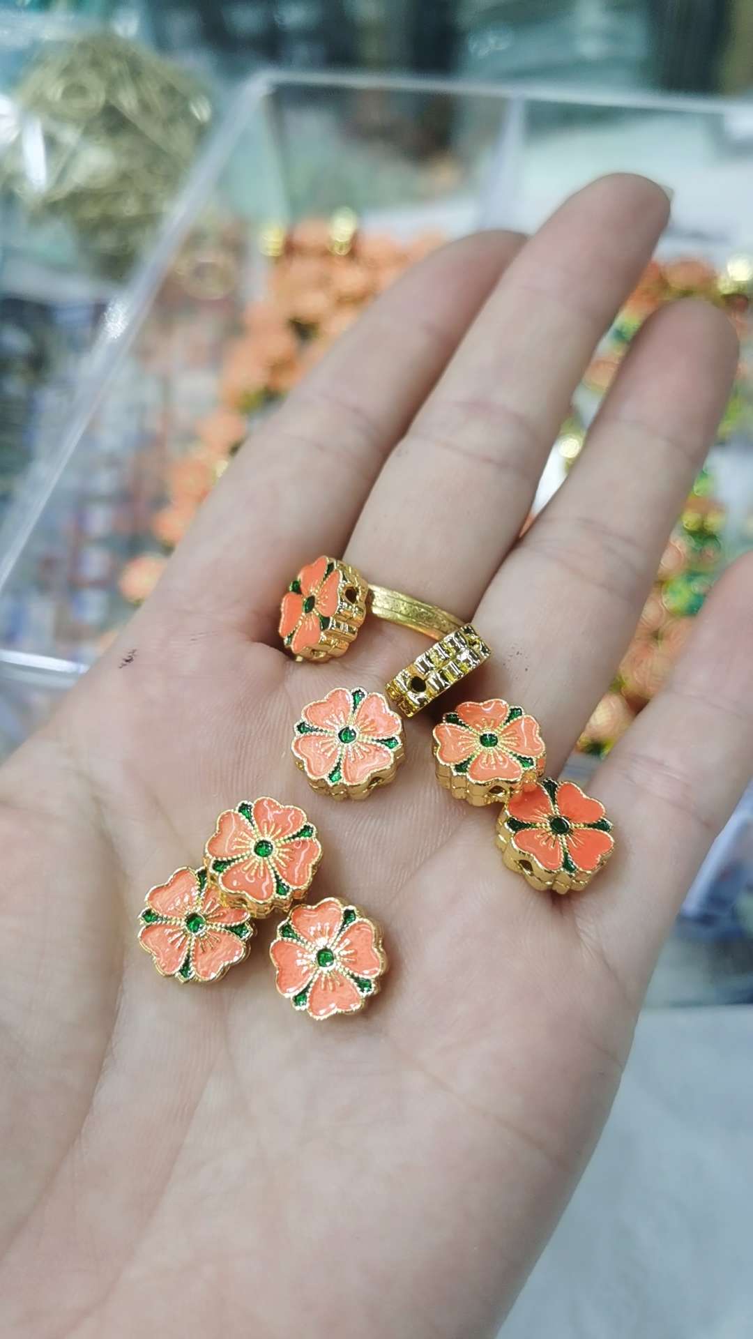 Copper accessory oil-dripping four-leaf clover