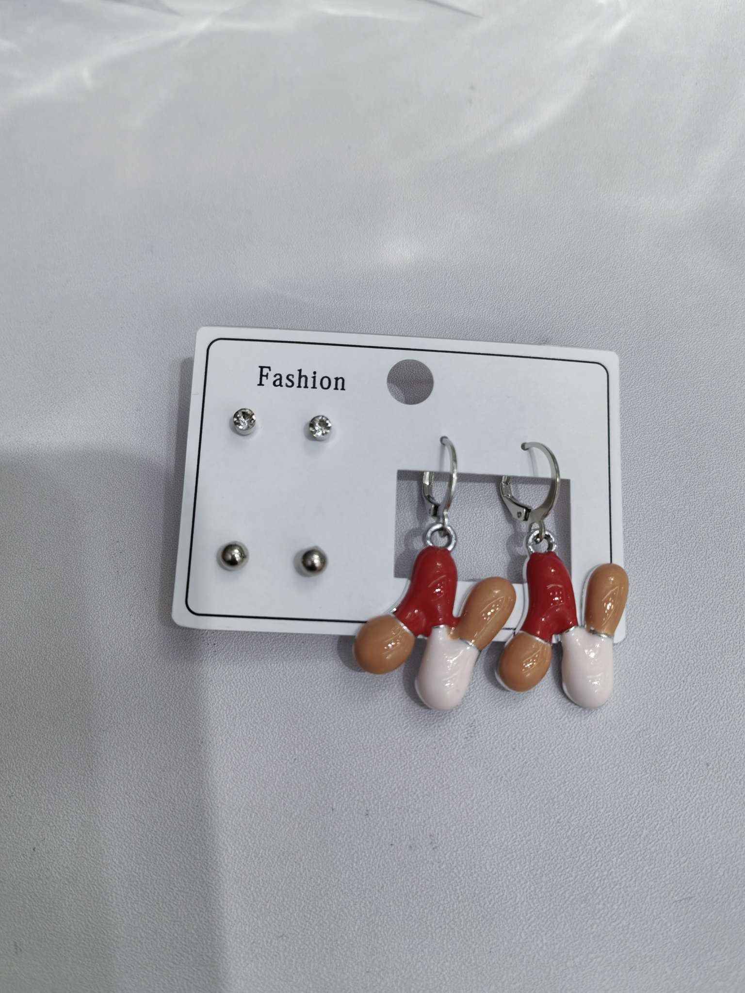 时尚精致耳饰 简约百搭饰品 个性潮流气质耳环