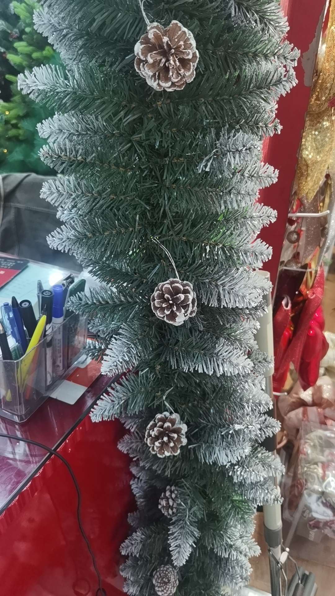 本厂家直销各种规格圣诞树，PE混合树，松针树，雪花树，花环，藤条等等系列详情图4