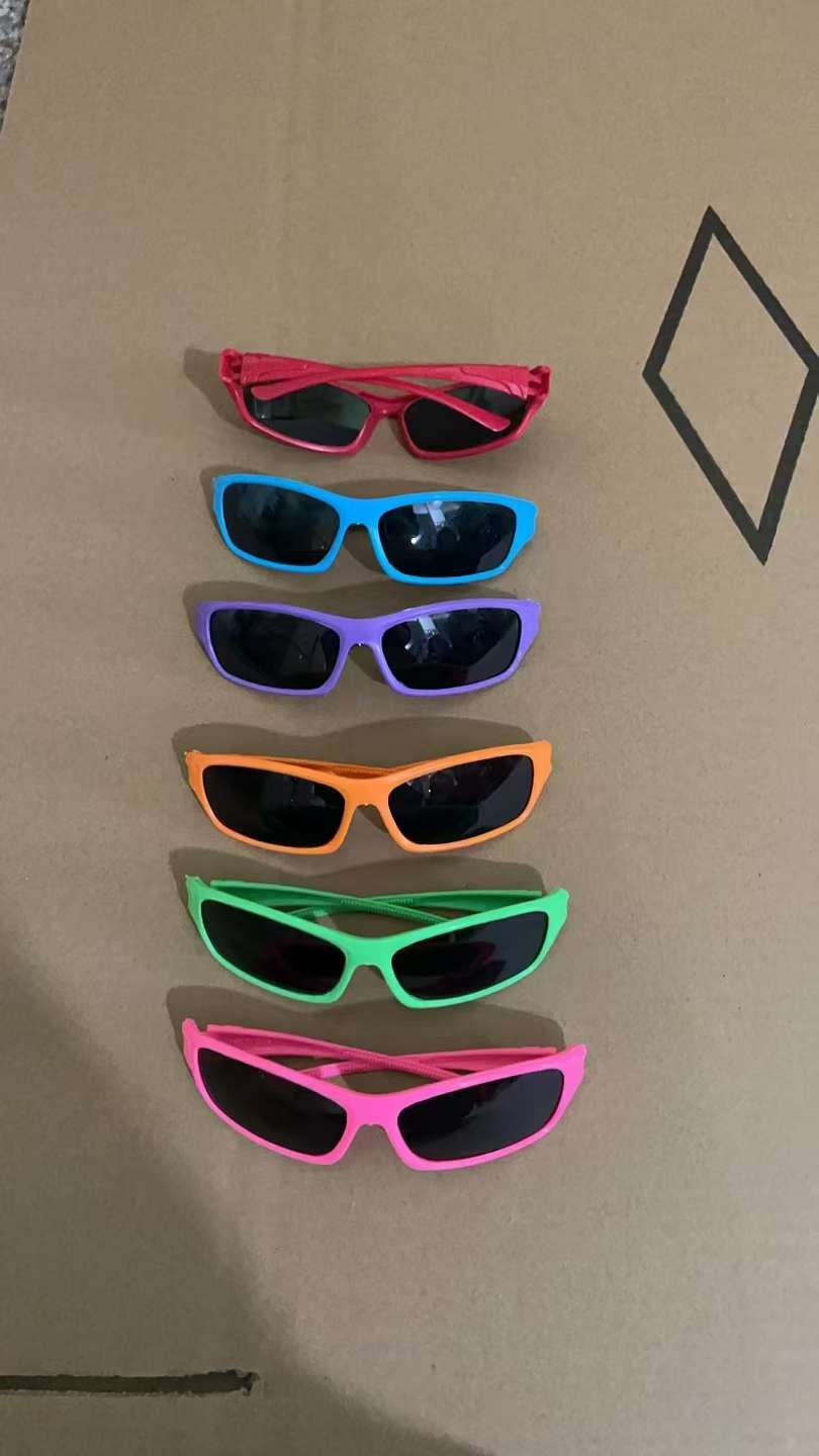 儿童太阳镜防紫外线时尚潮流眼镜男女童户外饰品轻便舒适产品图