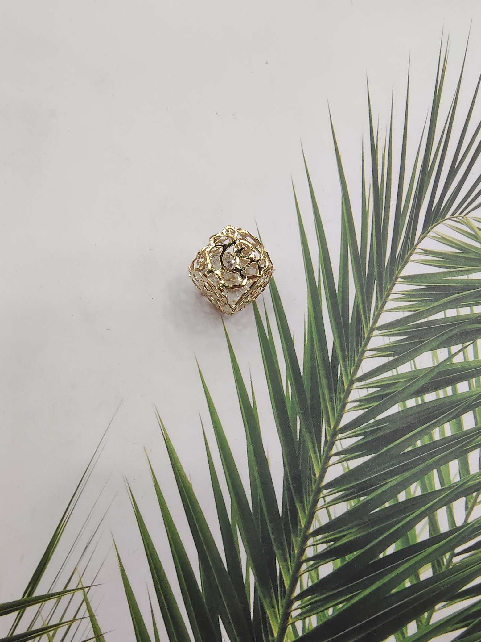 金色保色玫瑰带钻花饰品