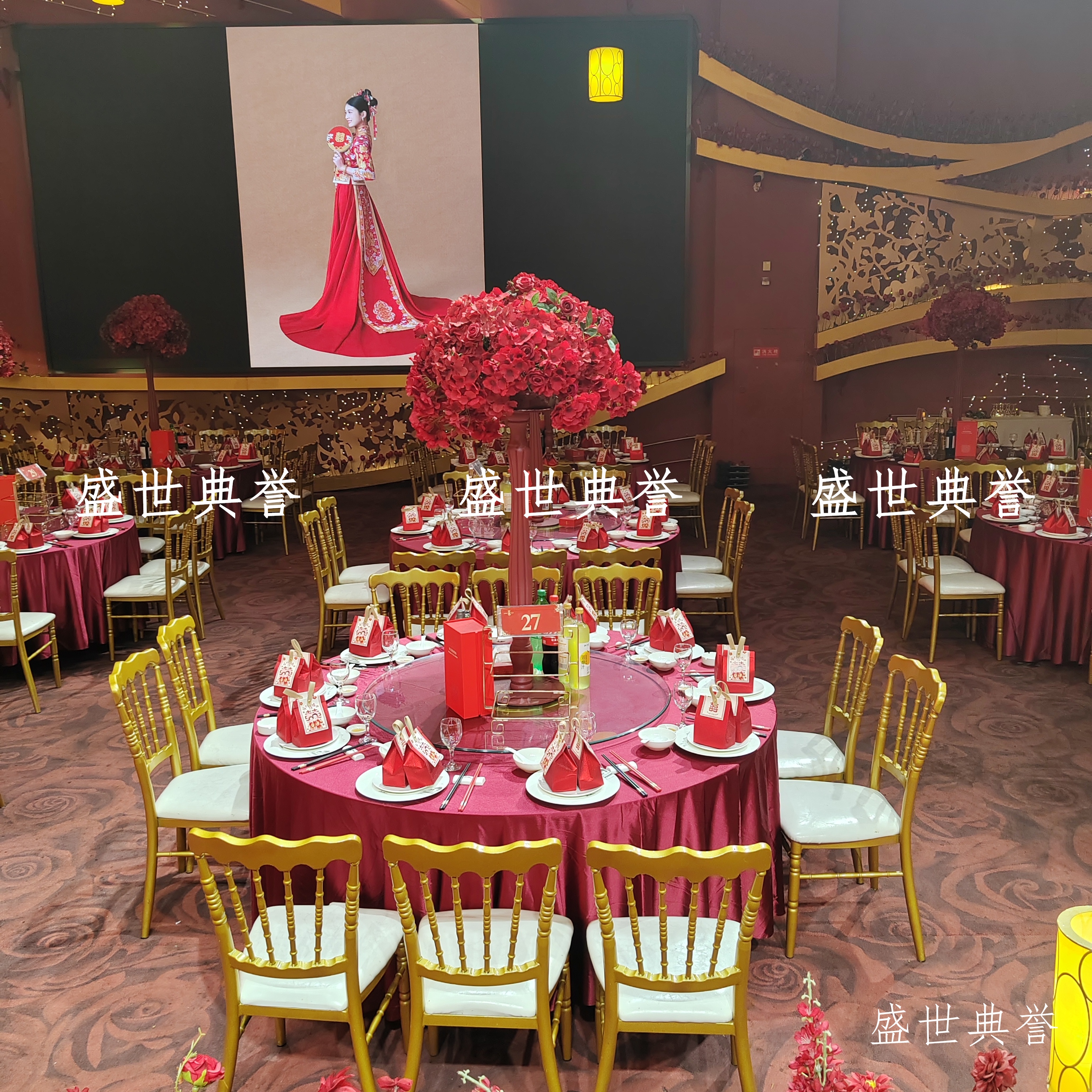 Shaoxing International Banquet Center dining tables and chairs, hotel banquet hall dining chairs and furniture, theme wedding banquet bamboo joint chairs, castle chairs Application Scenario