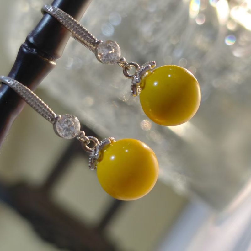 2对装香灰耳环女气质高级感正圆强光耳饰耳坠