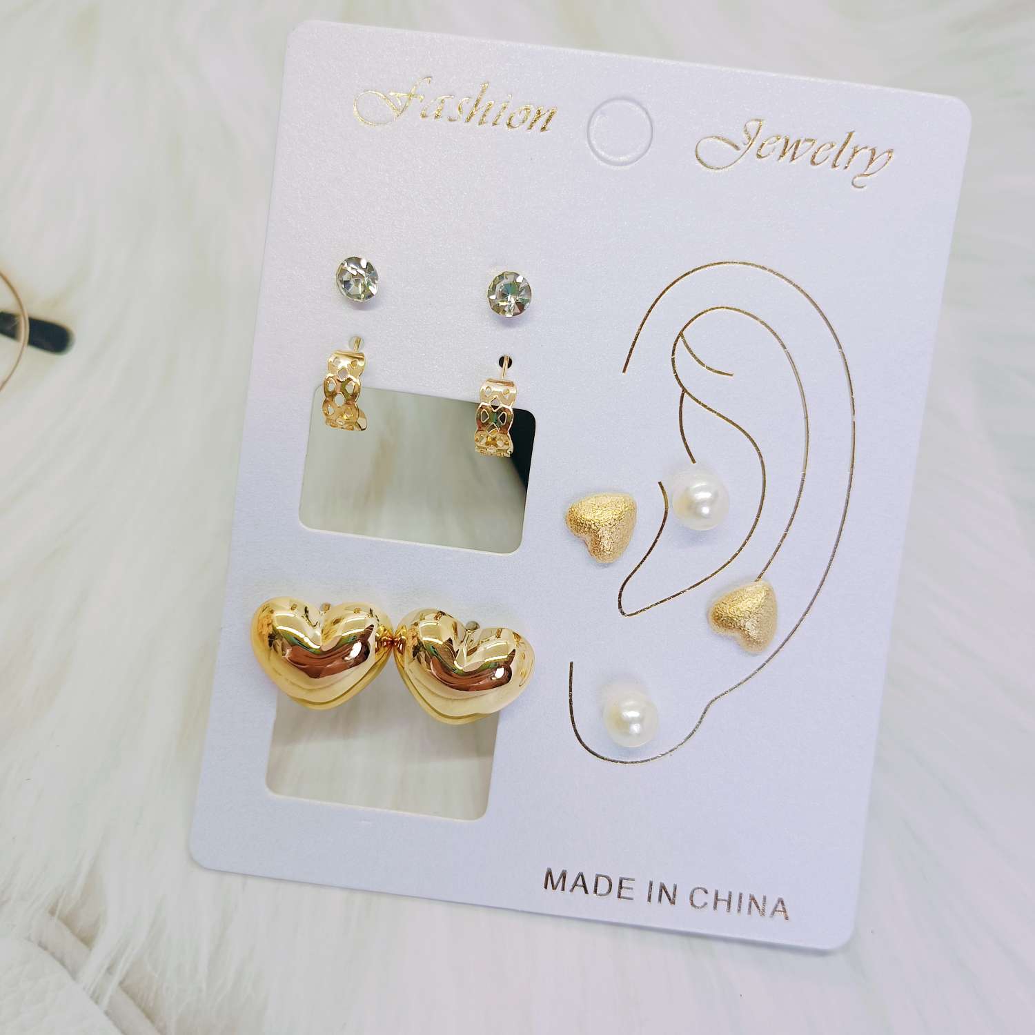Heart-shaped ear studs, acrylic earrings, fresh and sweet style ear needles, fashionable and versatile accessories details Picture