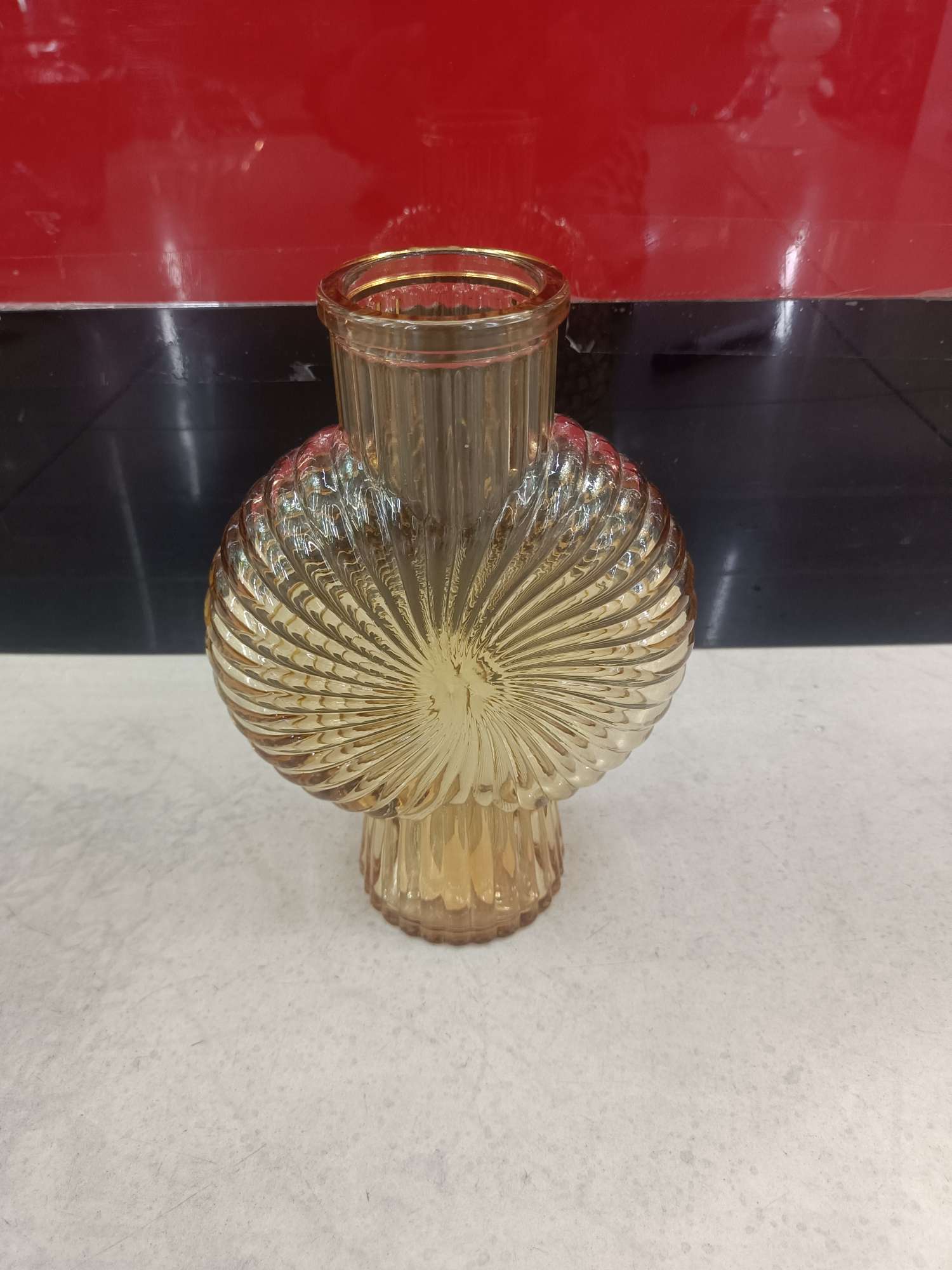 Sun vases in three colors