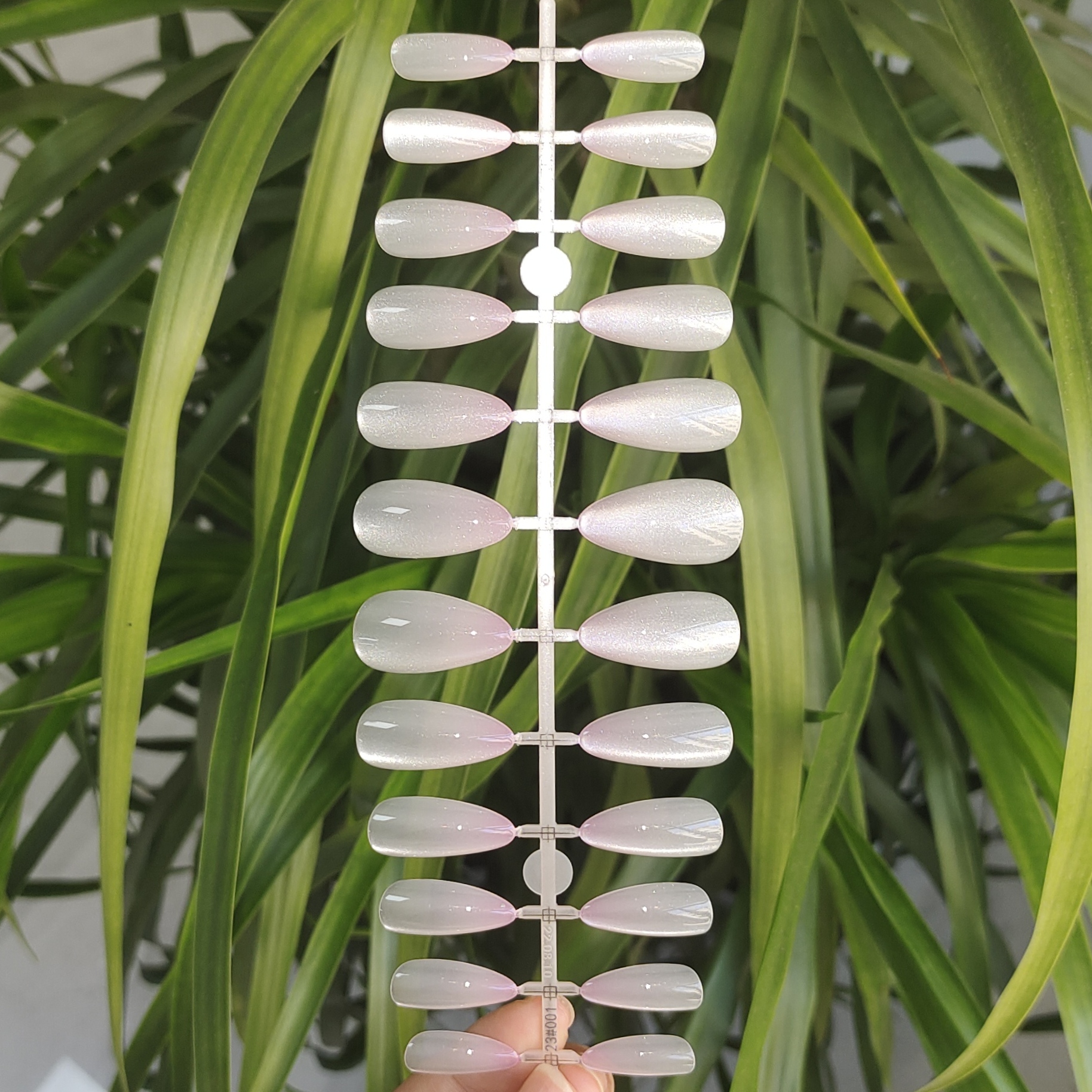24 PCS PRESS ON NAIL TIPS ALMOND SHAPE SHADING CAT EYE STYLE full figure