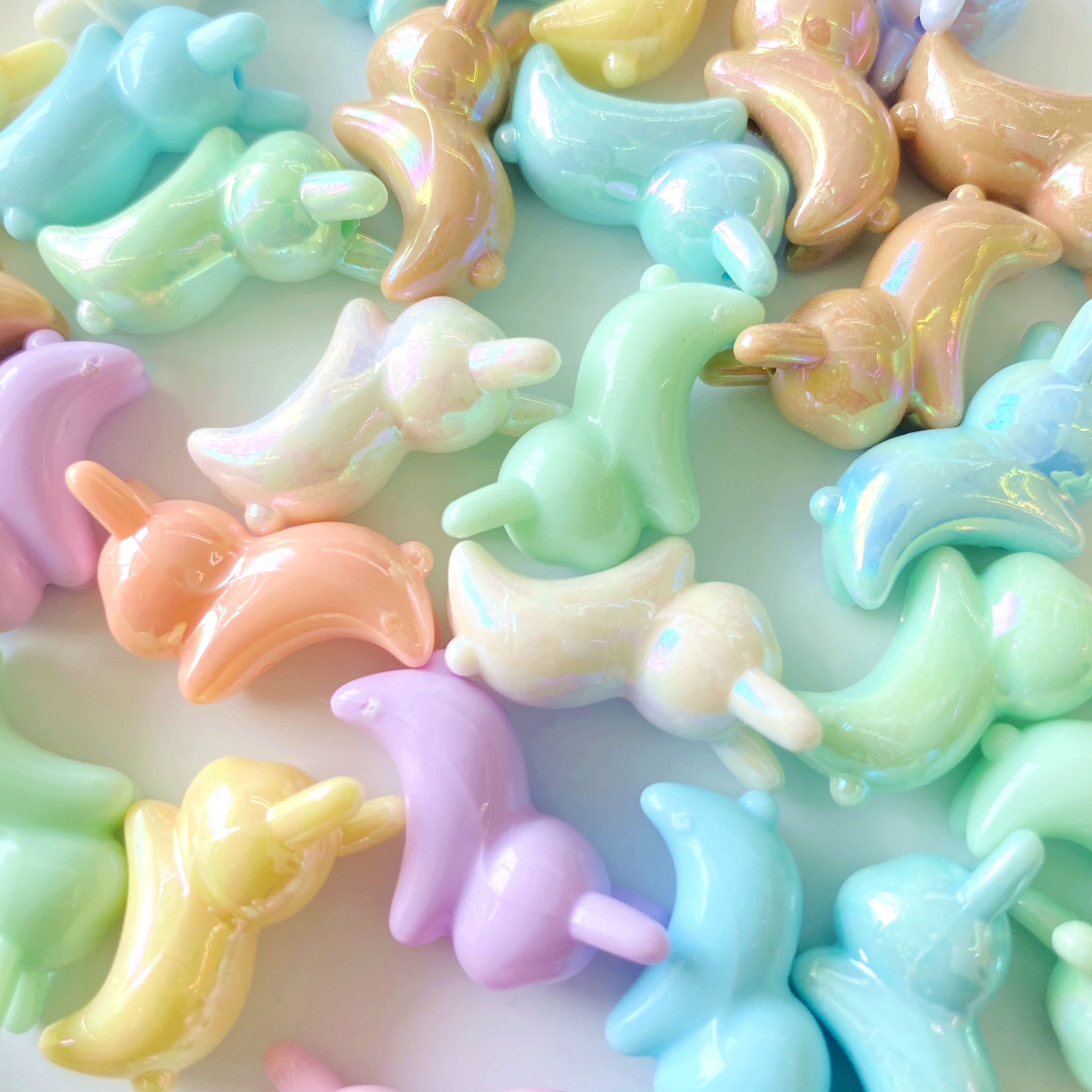 Acrylic summer fantasy solid color ab bouncy Rabbit Creative diy./ Materials for making bracelet pendants, keychains, mobile phone pendants, accessories and accessories Application Scenario
