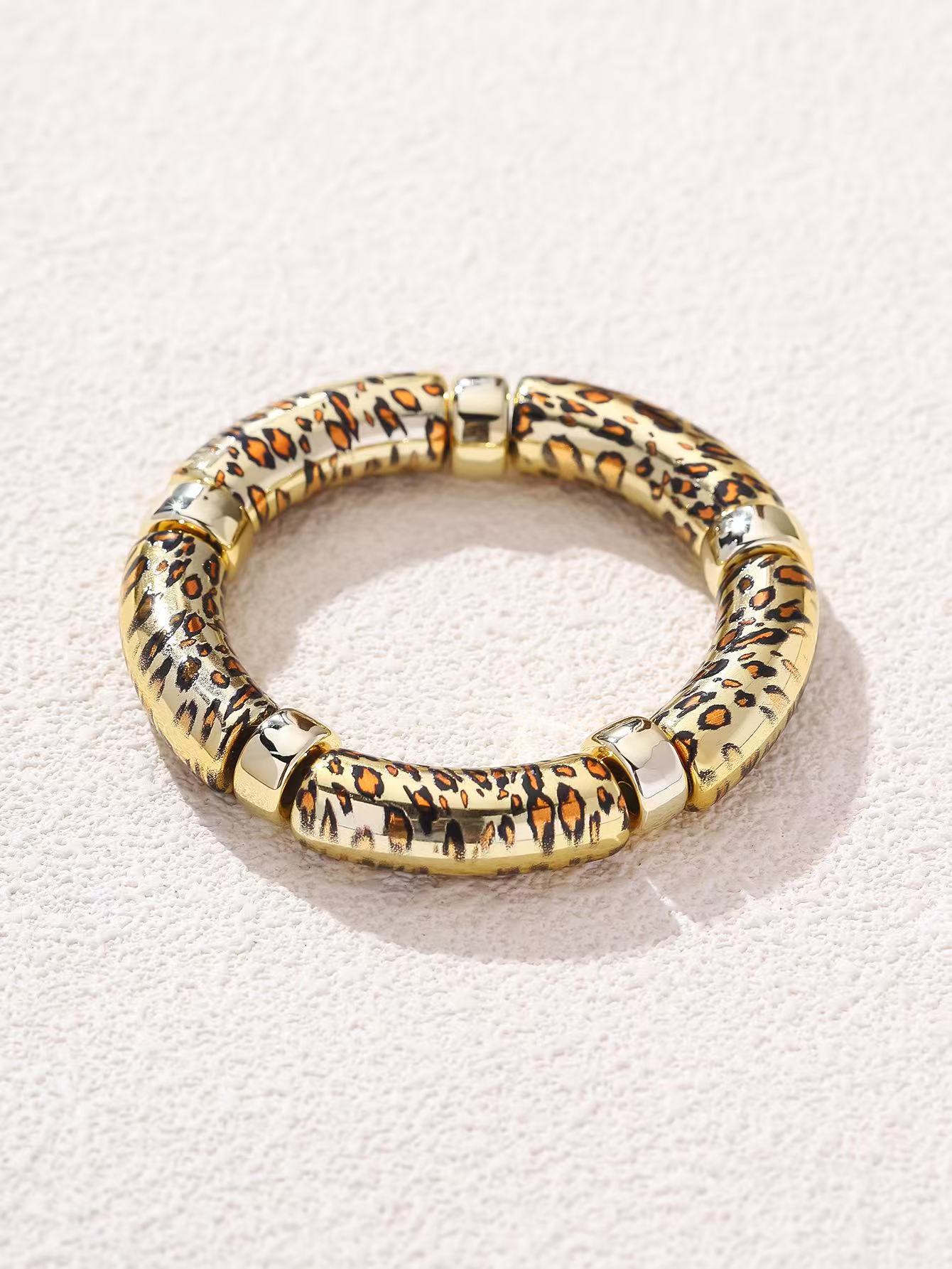 CCB豹纹系列手镯， 时尚饰品手饰 ，个性百搭简约手圈，消费者非常认可手圈，颜色可以自由搭配，金色加豹纹，银色加豹纹等详情图2