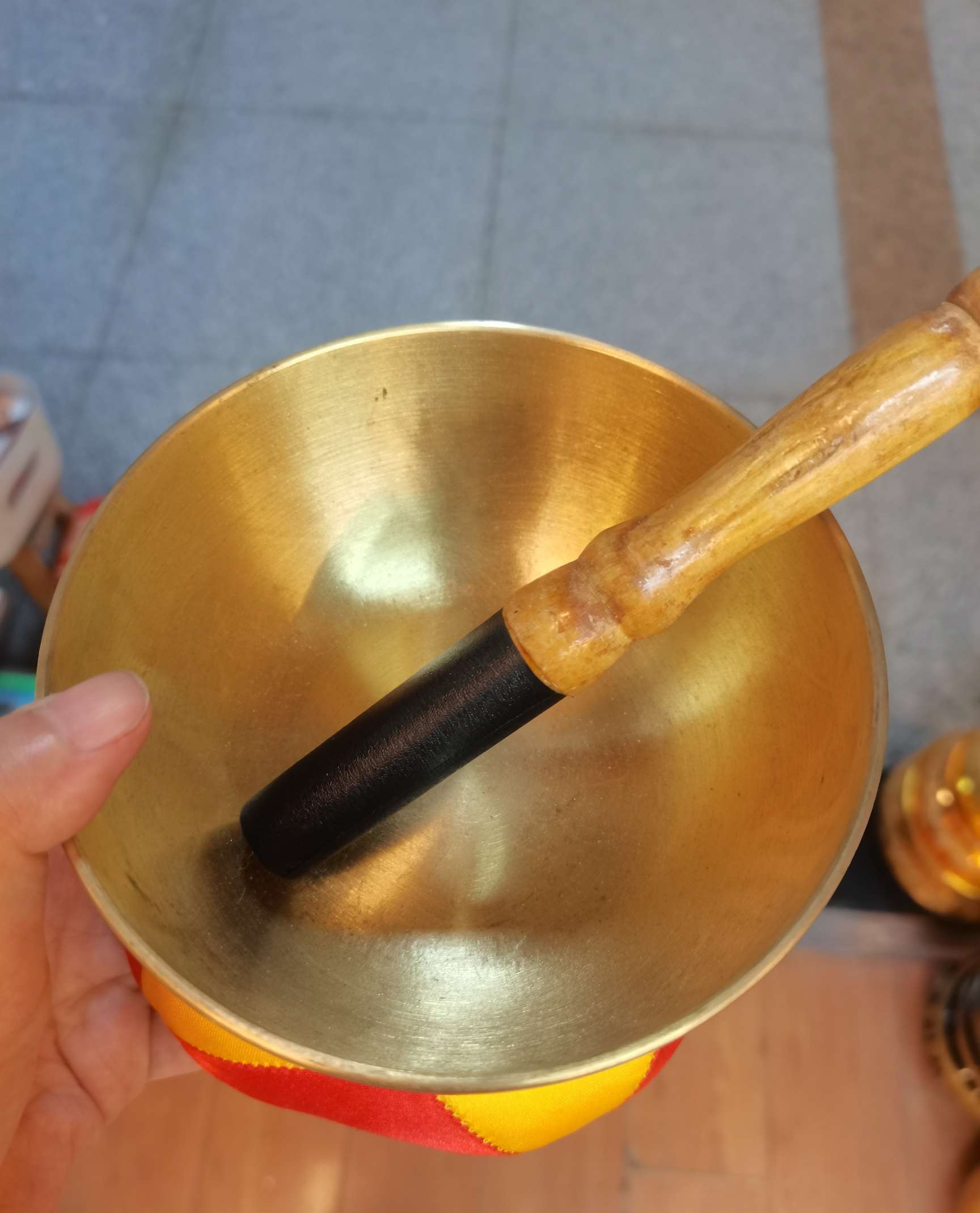 Japanese-style copper kyoin bowl craft with a smooth surface details Picture