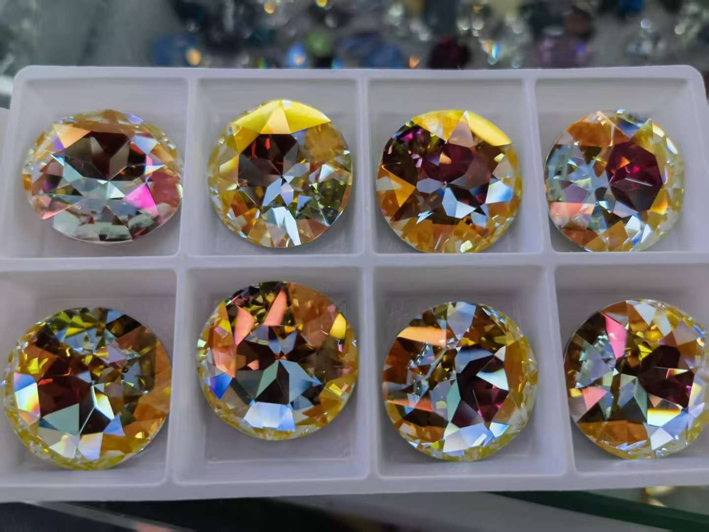 水晶工艺品，摆件 圣诞水晶球，水晶树礼品，装饰桌面创意水晶工艺品，巨石水晶细节图