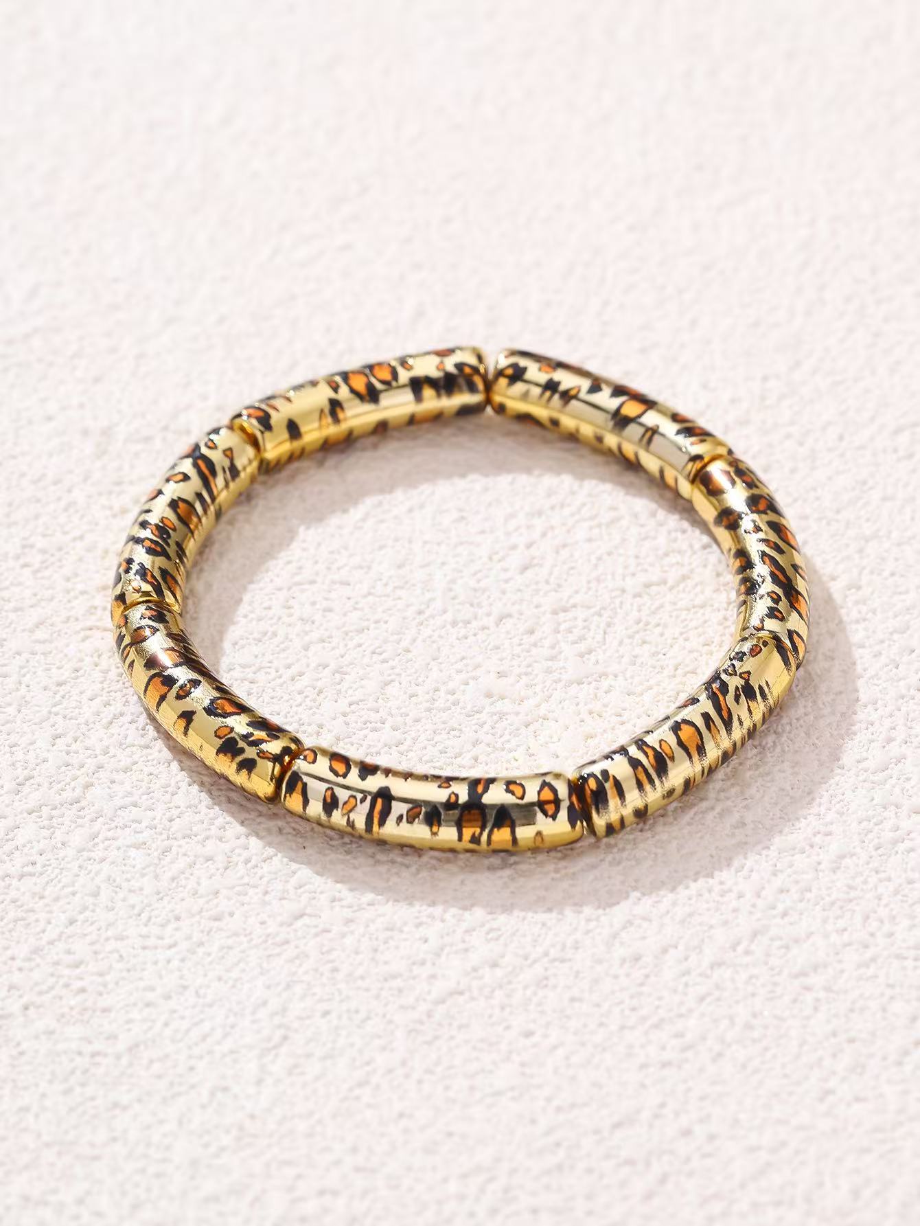 CCB豹纹系列手镯， 时尚饰品手饰 ，个性百搭简约手圈，消费者非常认可手圈，颜色可以自由搭配，金色加豹纹，银色加豹纹等详情图4
