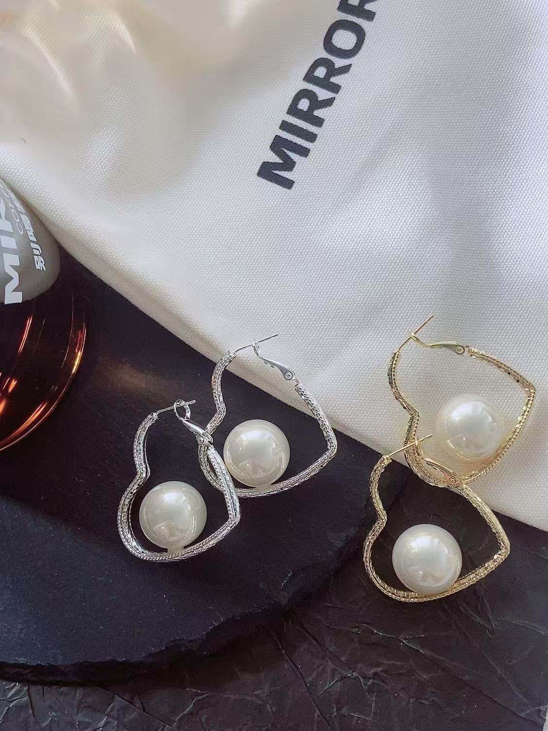 烧焊锆石耳环 精致耳饰 时尚饰品 简约设计 百搭耳环 女士气质款