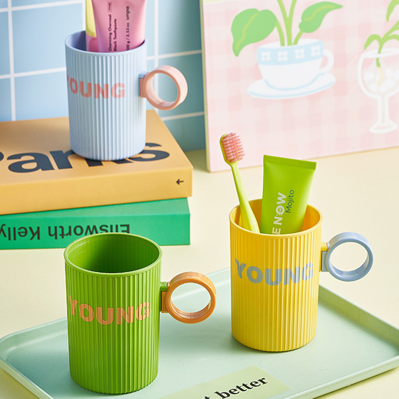 M80-8811 color-blocking mouthwash Cup, Colorful Toothbrush Cup, Children's couple, parent-child striped household mouthwash cup, back-to-school season Application Scenario