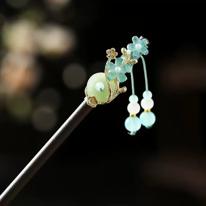 New Chinese-style calligraphy Han and Tang Dynasty hairpins, ancient-style hairpins, elegant and stylish headwear, national trend series Application Scenario