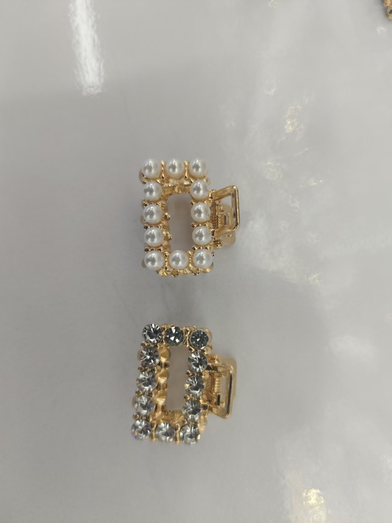 Acrylic children's hair accessory gripper, fashionable and cute hair clip, multi-functional portable styling accessory details Picture