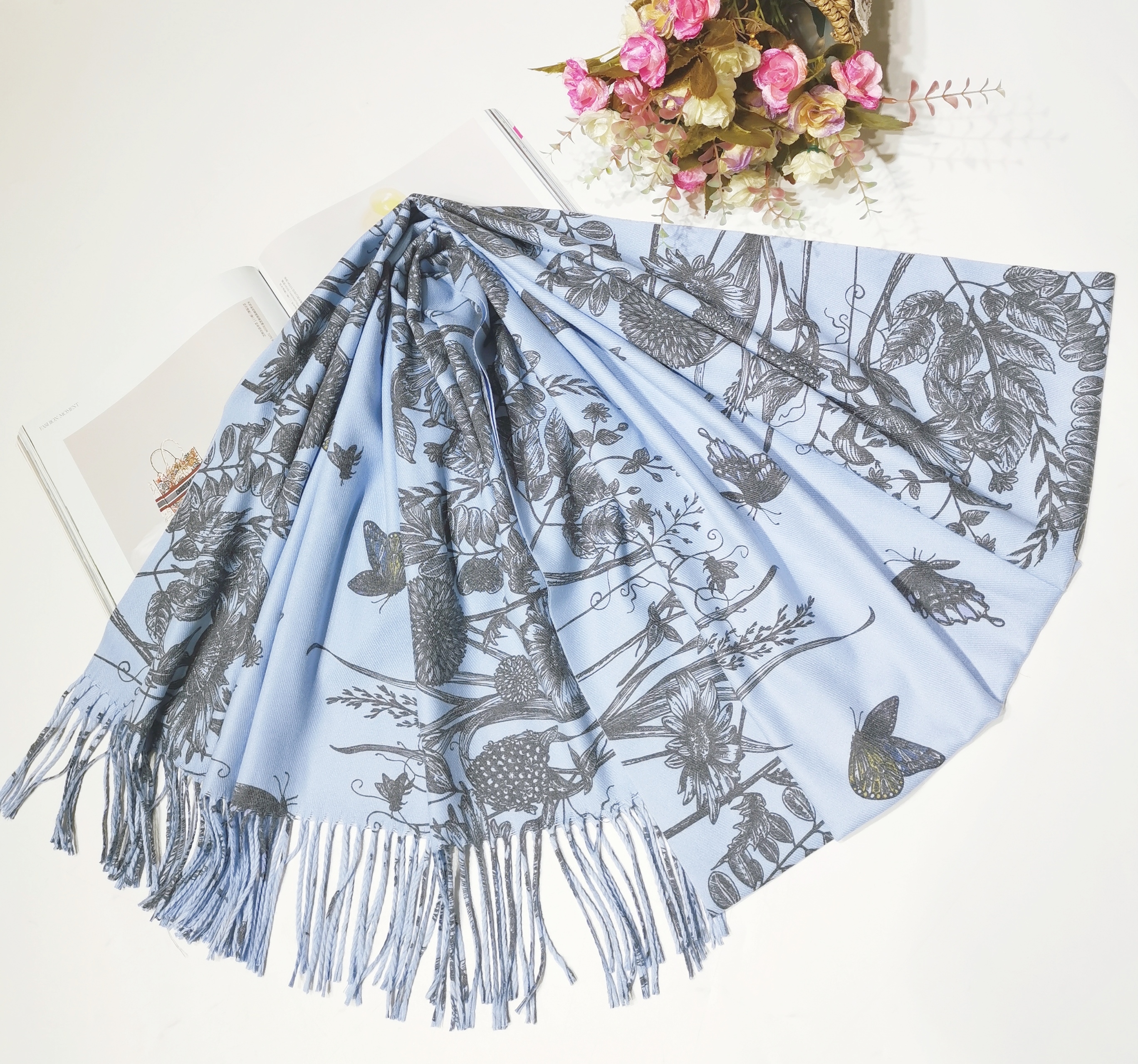 2025最新款欧美亚马逊畅销外贸涤棉蝴蝶动物数码印花双面围巾女款长款穆斯林头巾优雅流苏披肩详情1