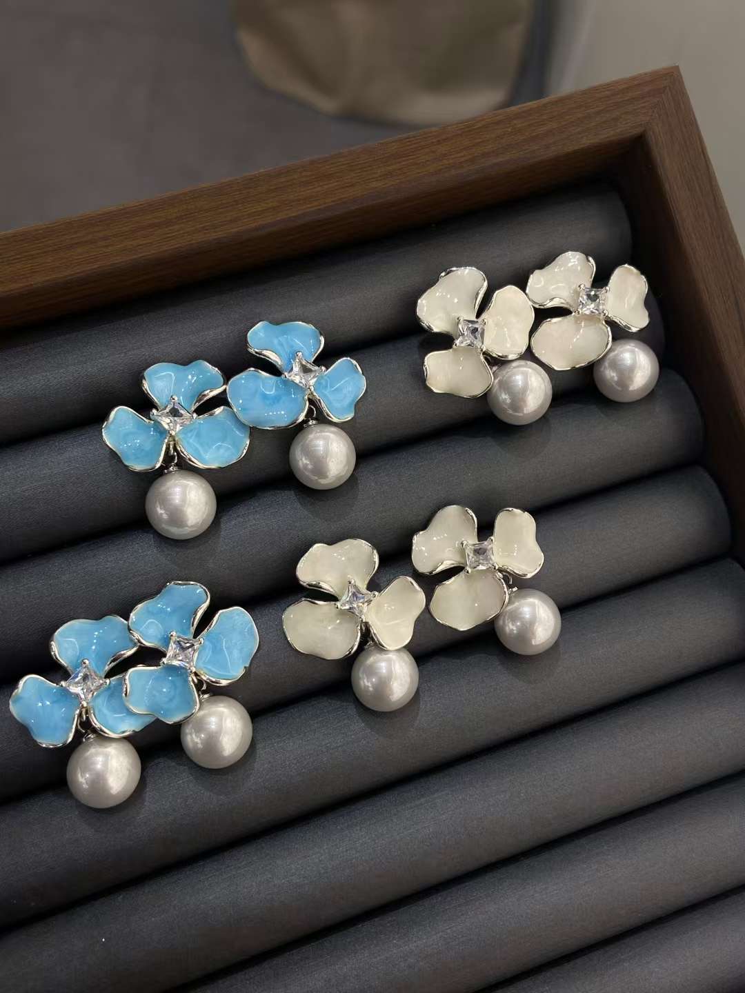 伊芯唯妳滴油K金耳饰戒托珠宝首饰 时尚精致饰品优雅设计伊芯唯妳细节图