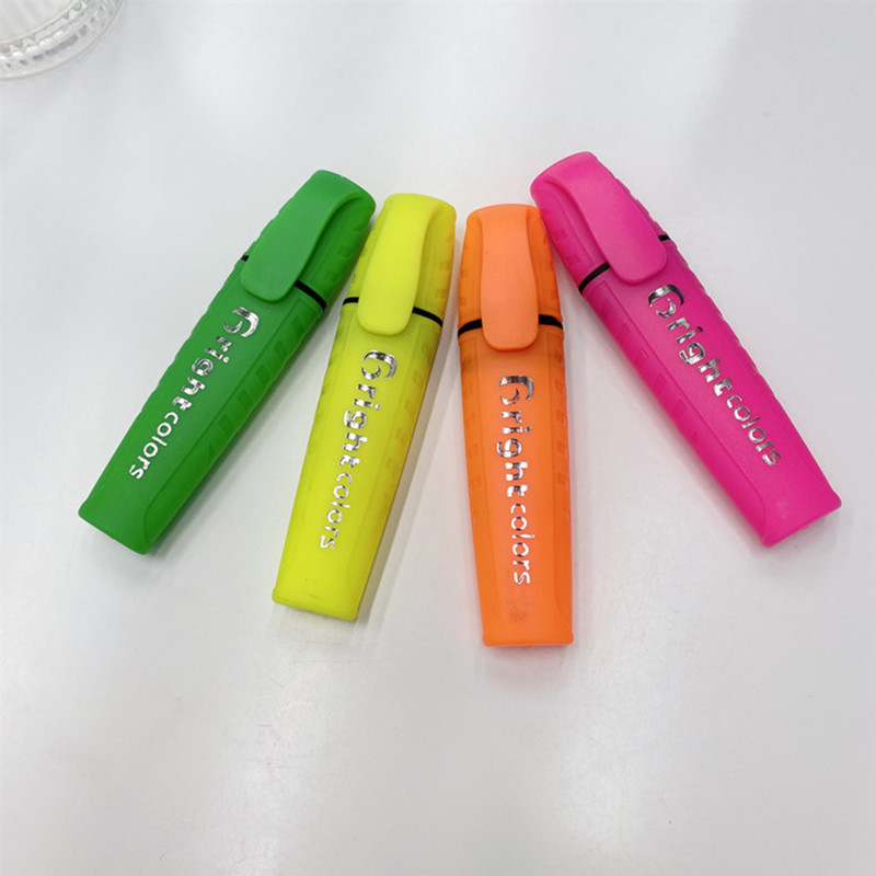 Wholesale of four sets of bright-colored highlighters, student journal marker pens, flat and slanted marker pens Item Picture