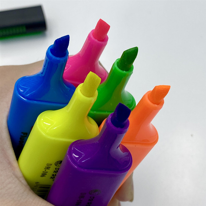 Foreign trade six-color highlighters, flat, slanted notebook marker pens, 6-piece set of colored marker pens Application Scenario