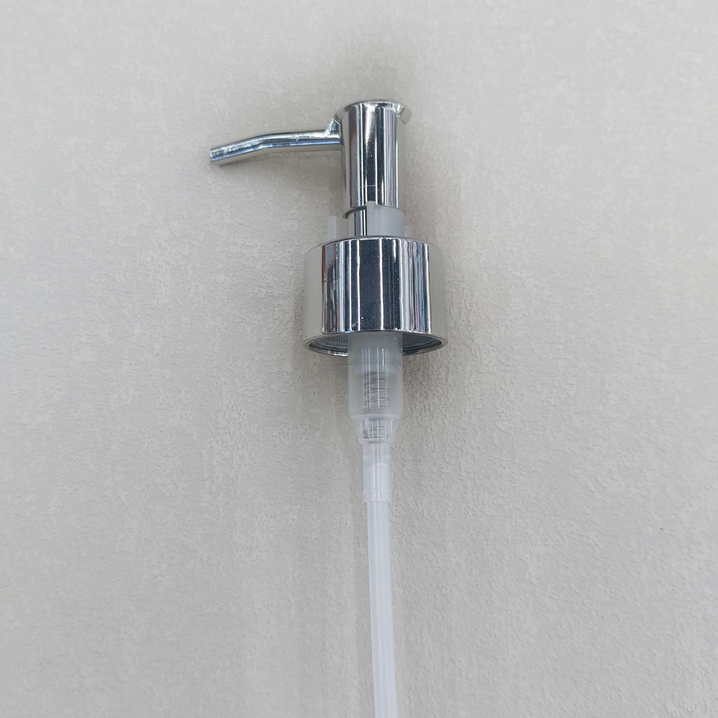 多规格塑料UV按压电镀泵头 化妆品便携式乳液按压式长嘴乳液泵头 详情图4