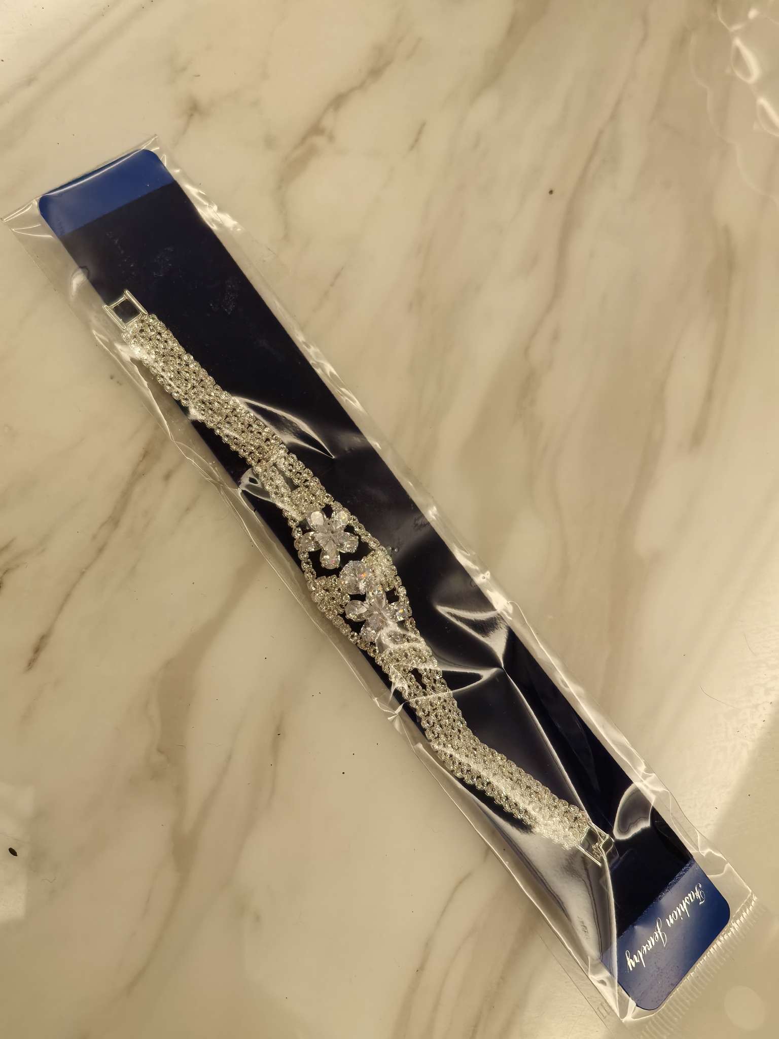 K金时尚珠宝饰品 简约设计百搭潮流饰品 个性轻奢礼物手链女手链男