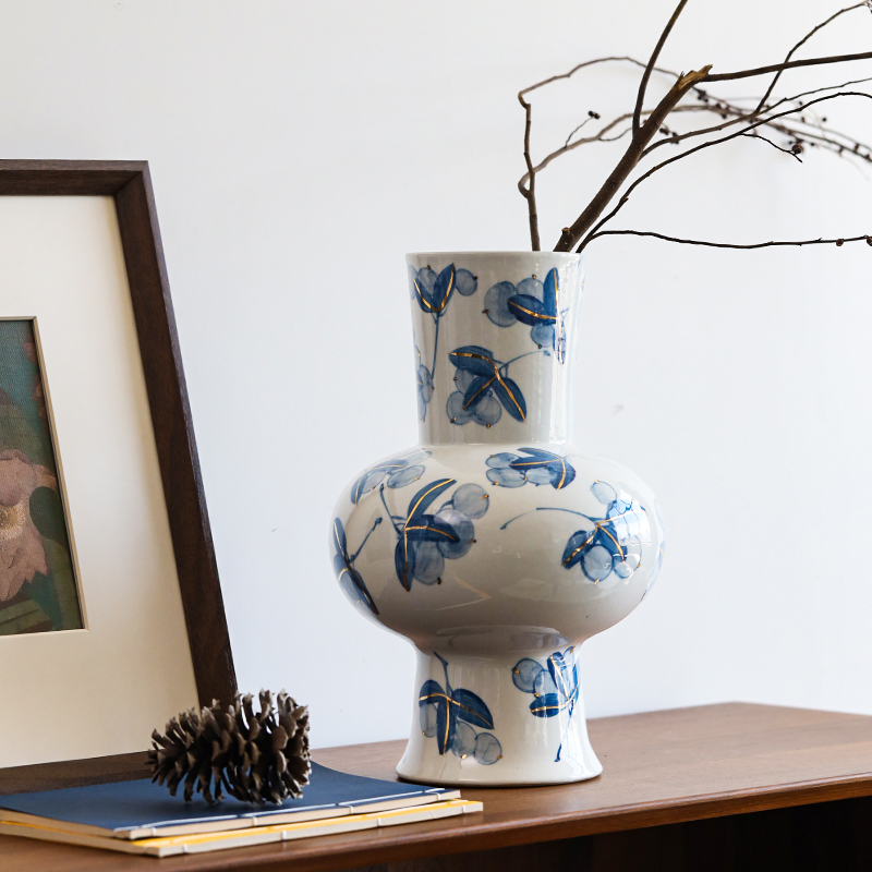 Ceramic vase, blue and white porcelain, new Chinese-style flower arrangement, living room, light luxury and high-end feel, water-nurtured peony Application Scenario