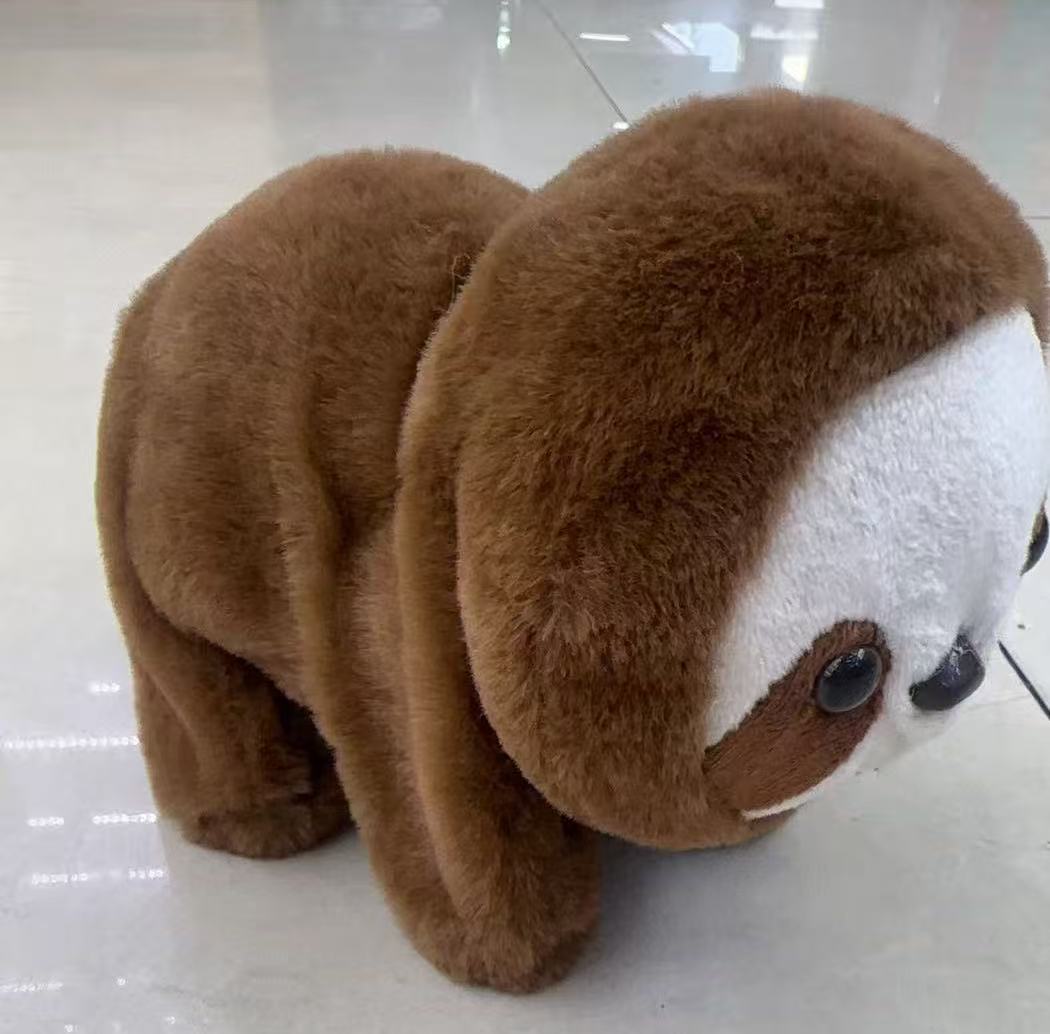 电动毛绒儿童新款电动树懒动物玩具会走路带叫声地摊热卖厂家直销白底实物图