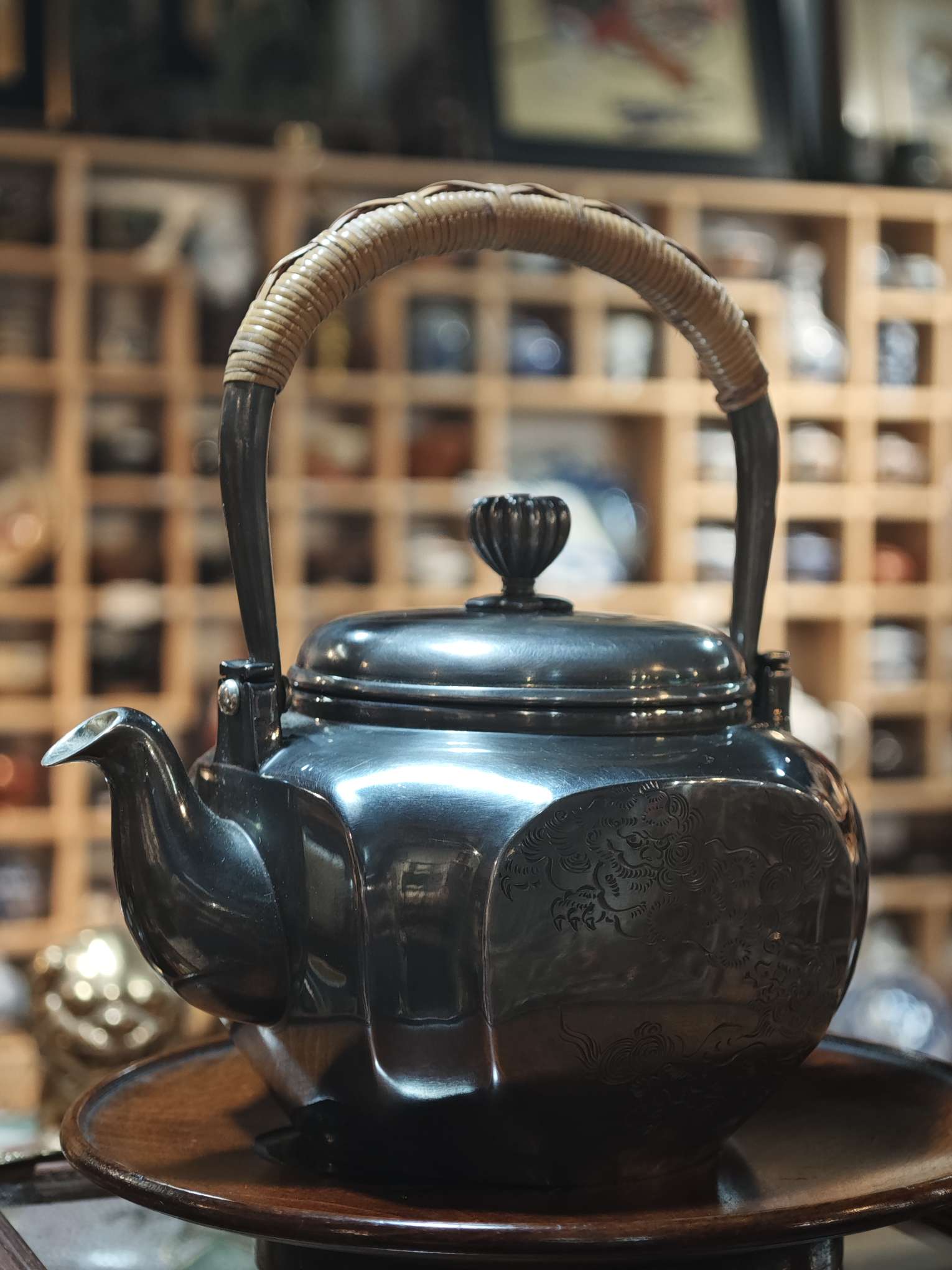 Silver kettles, water kettles and handle kettles made by the renowned Japanese artist Ikuma pic 1