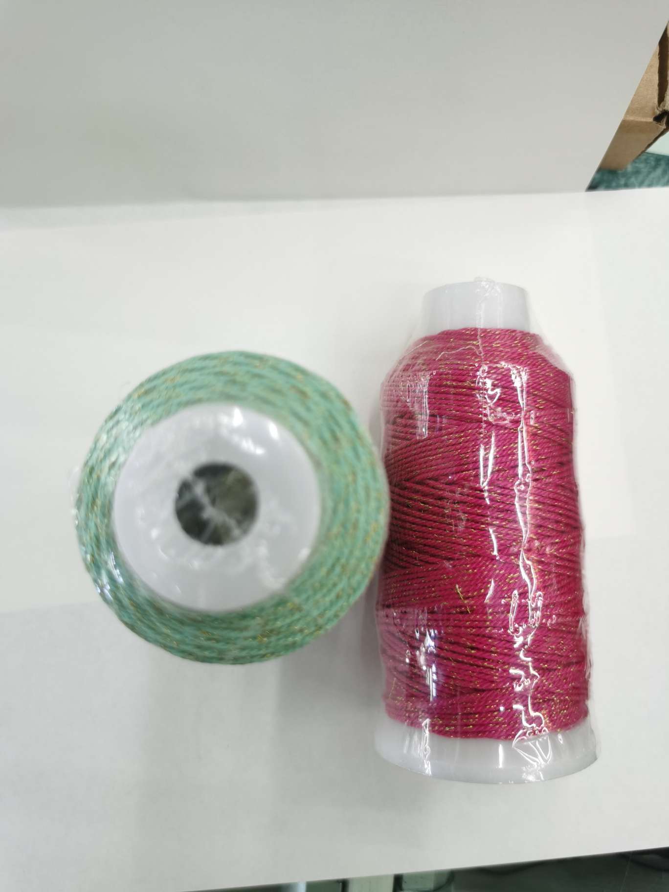 关键词：饰品 其他饰品配件 新  

标题参考：  

手搓棉线时尚百搭新款饰品配件 精致其他配件装饰 个性潮流搭配必备