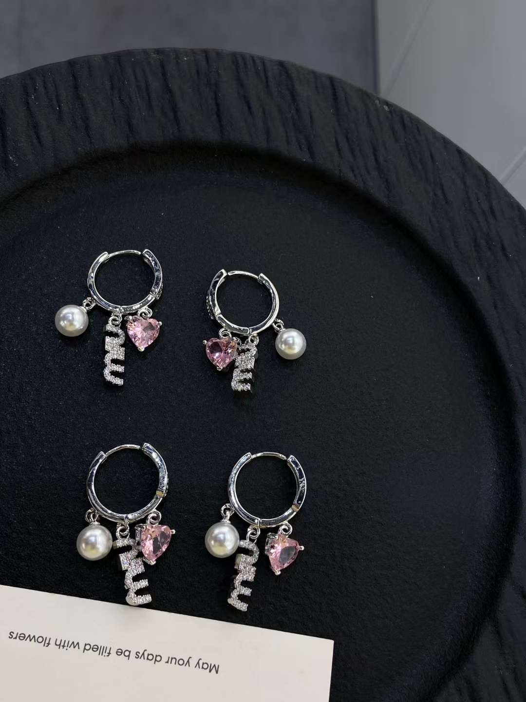 伊芯唯妳滴油K金耳饰戒托珠宝首饰 时尚精致饰品优雅设计伊芯唯妳白底实物图