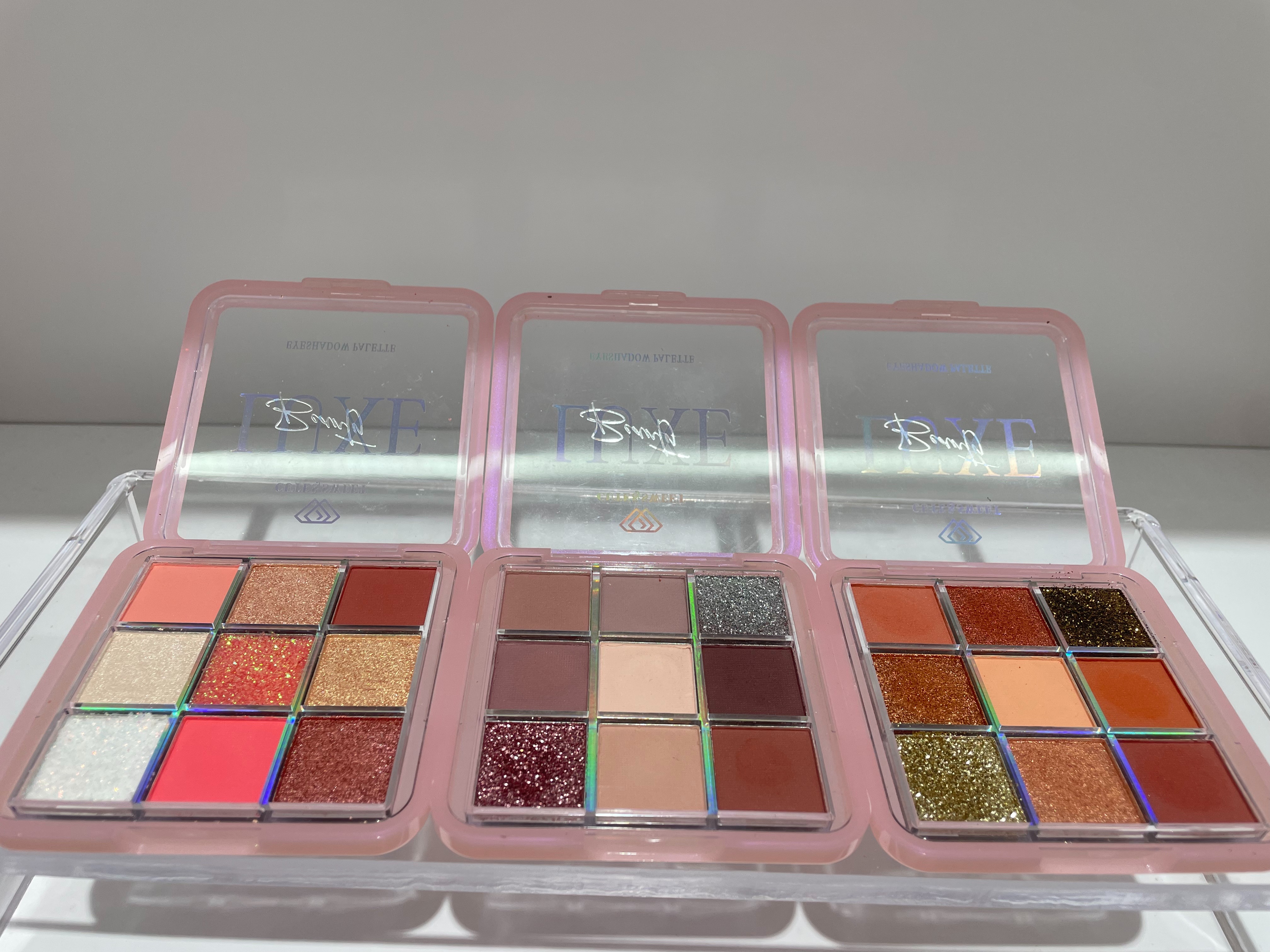 HSM factory store direct sales eyeshadow powder fine texture Eyeshadow cost performance is not the price, but the details, high-end feel and daily makeup effect Item Picture