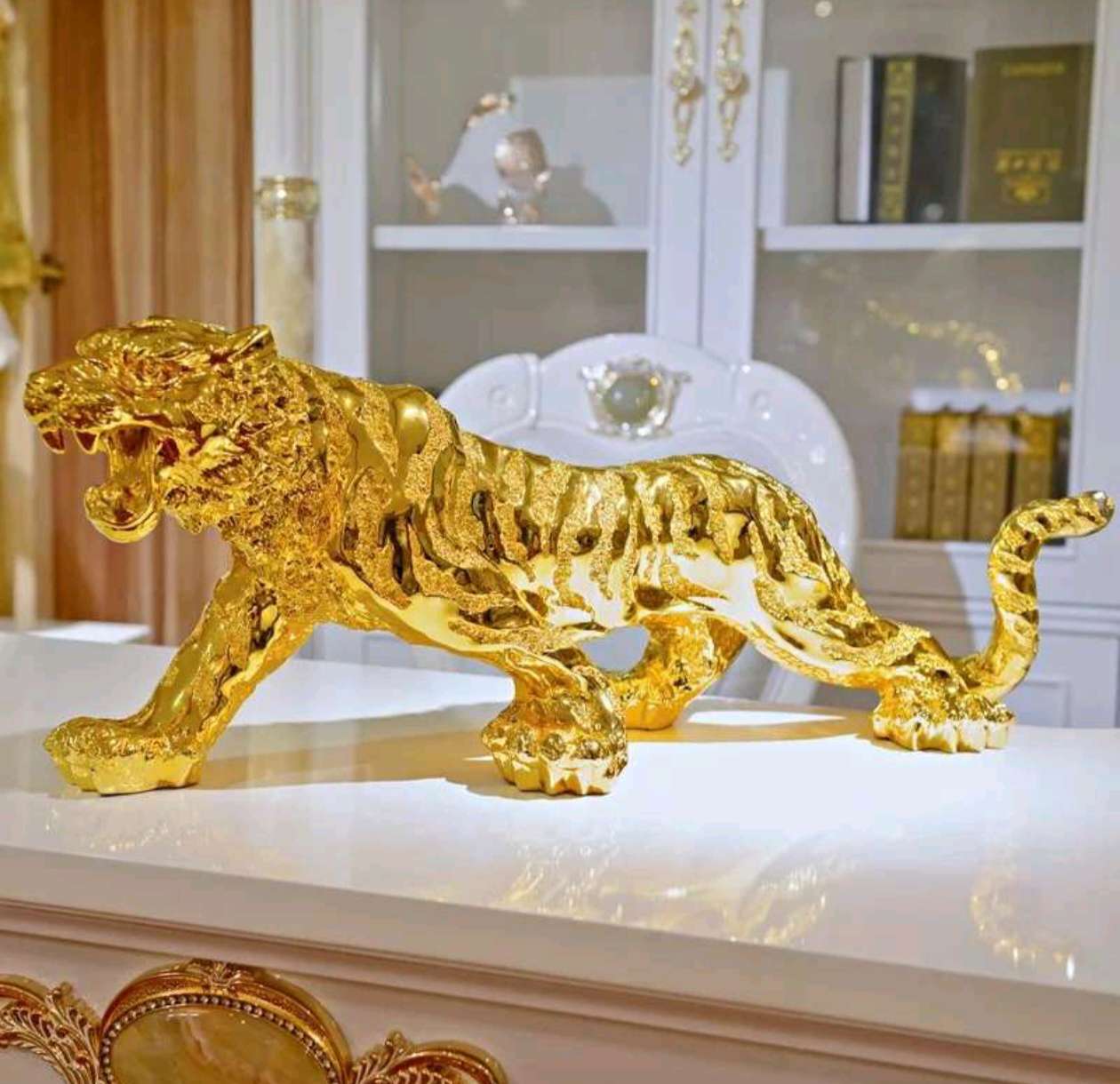 厂家直销老虎家居酒店办公室装饰摆件树脂工艺品2