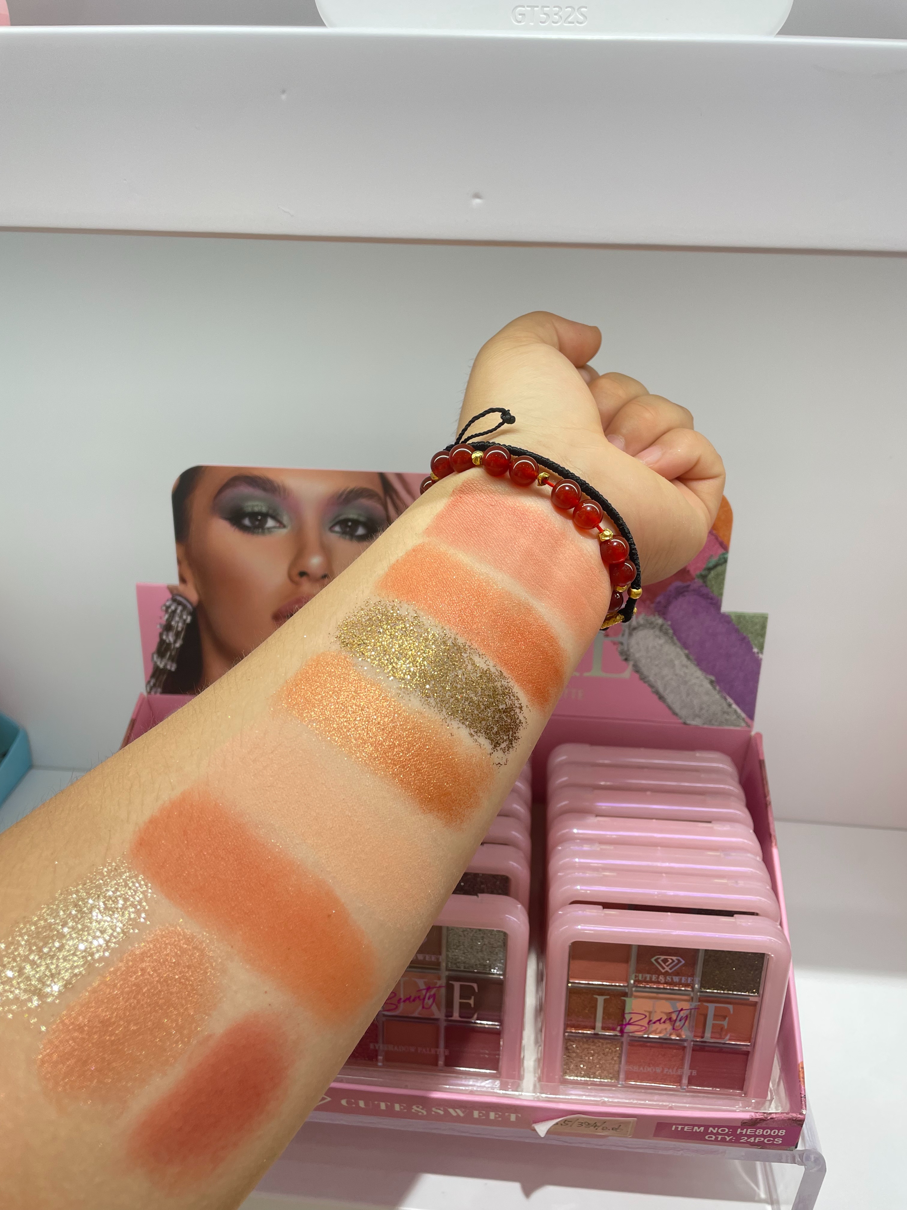 HSM factory store direct sales eyeshadow powder fine texture Eyeshadow cost performance is not the price, but the details, high-end feel and daily makeup effect pic 2